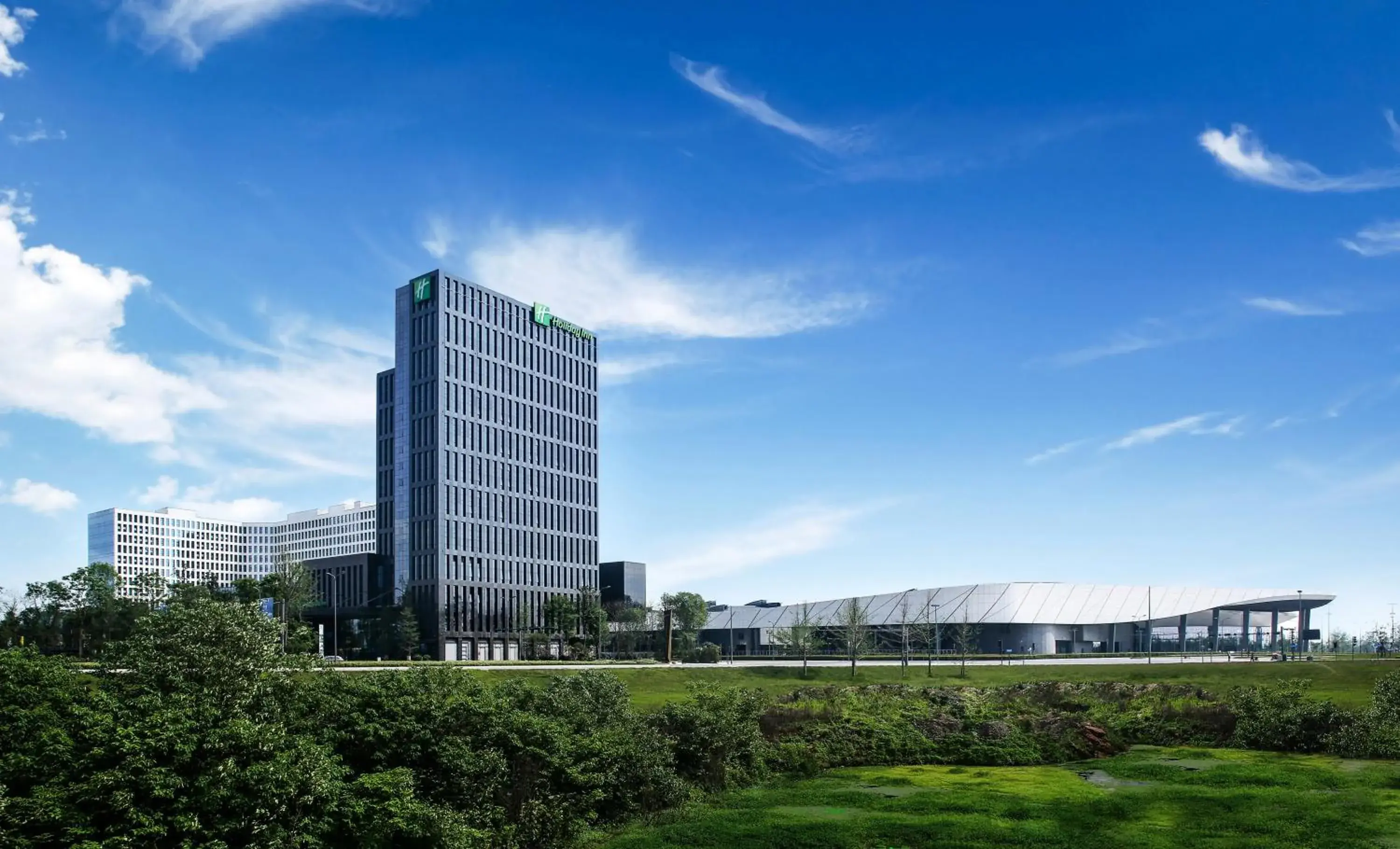 Property building in Holiday Inn Chengdu Qinhuang by IHG Property building in Holiday Inn Chengdu Qinhuang by IHG