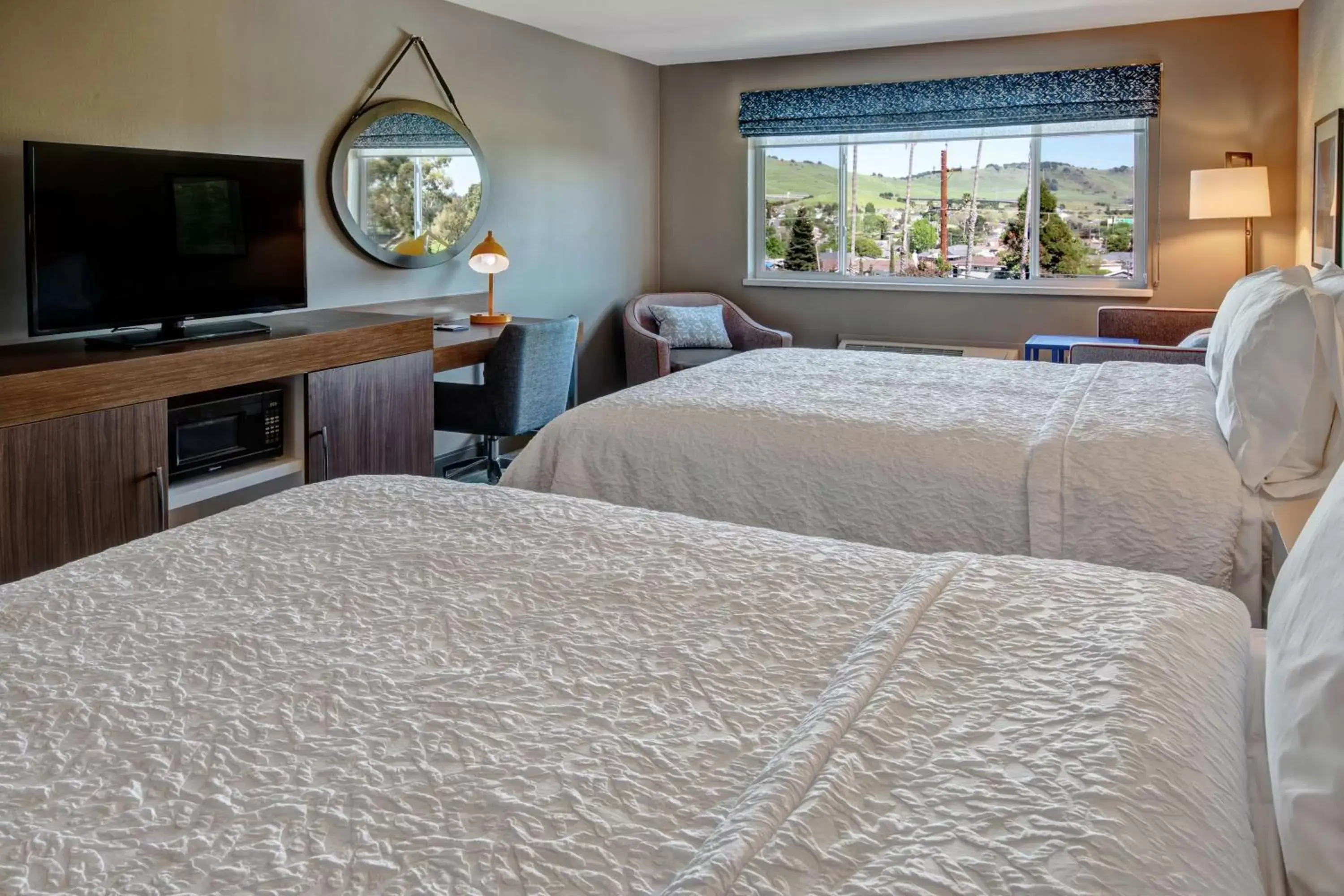 Bedroom, Bed in Hampton Inn Discovery Kingdom Napa Gateway Bedroom, Bed in Hampton Inn Discovery Kingdom Napa Gateway