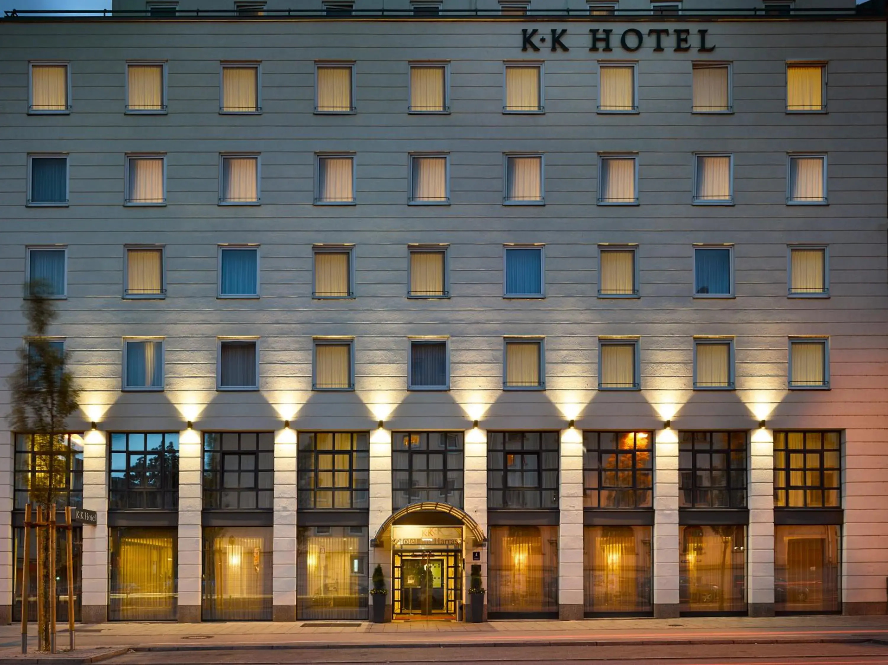 Facade/entrance in K+K Hotel am Harras