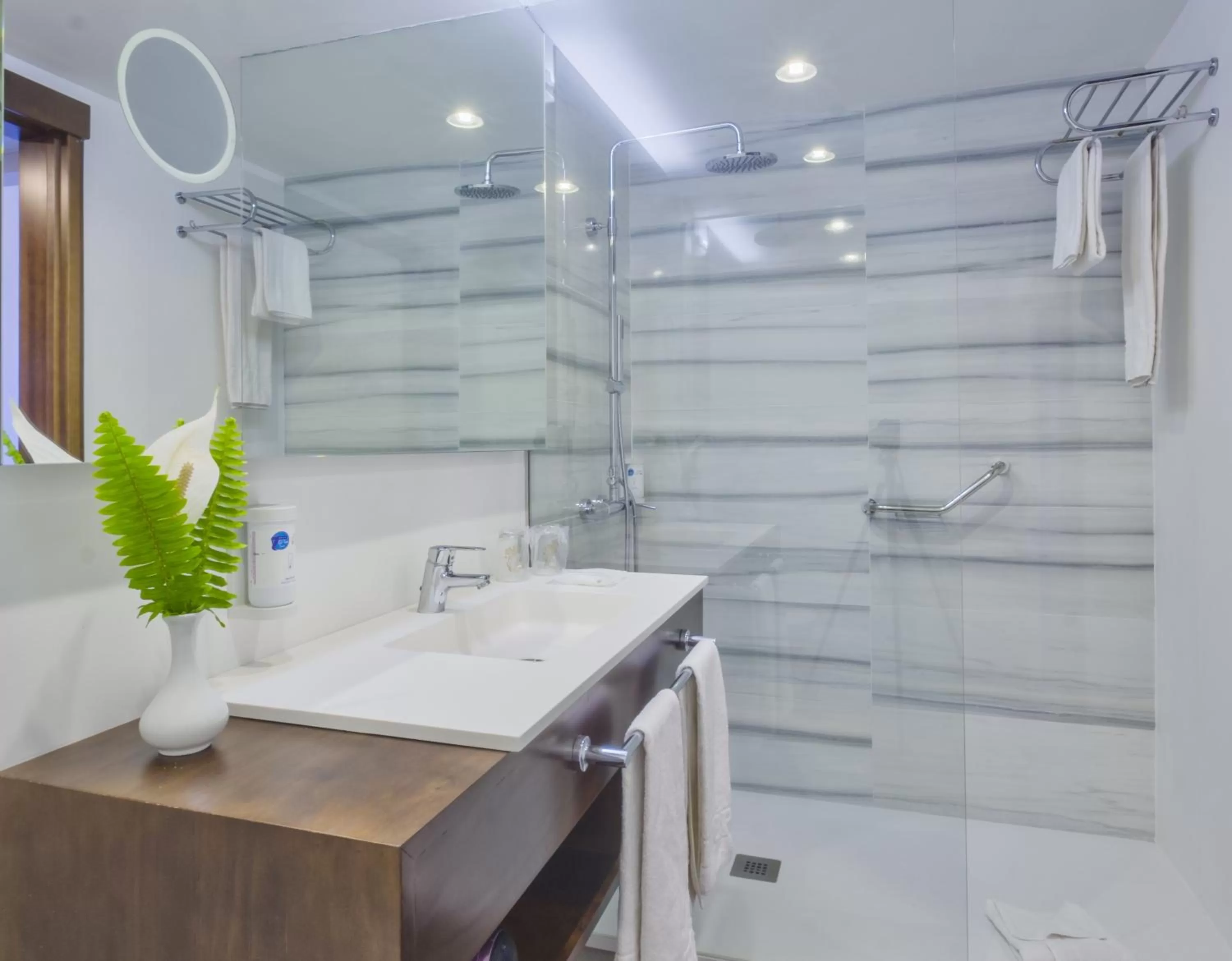 Bathroom in Hotel Atlantic El Tope