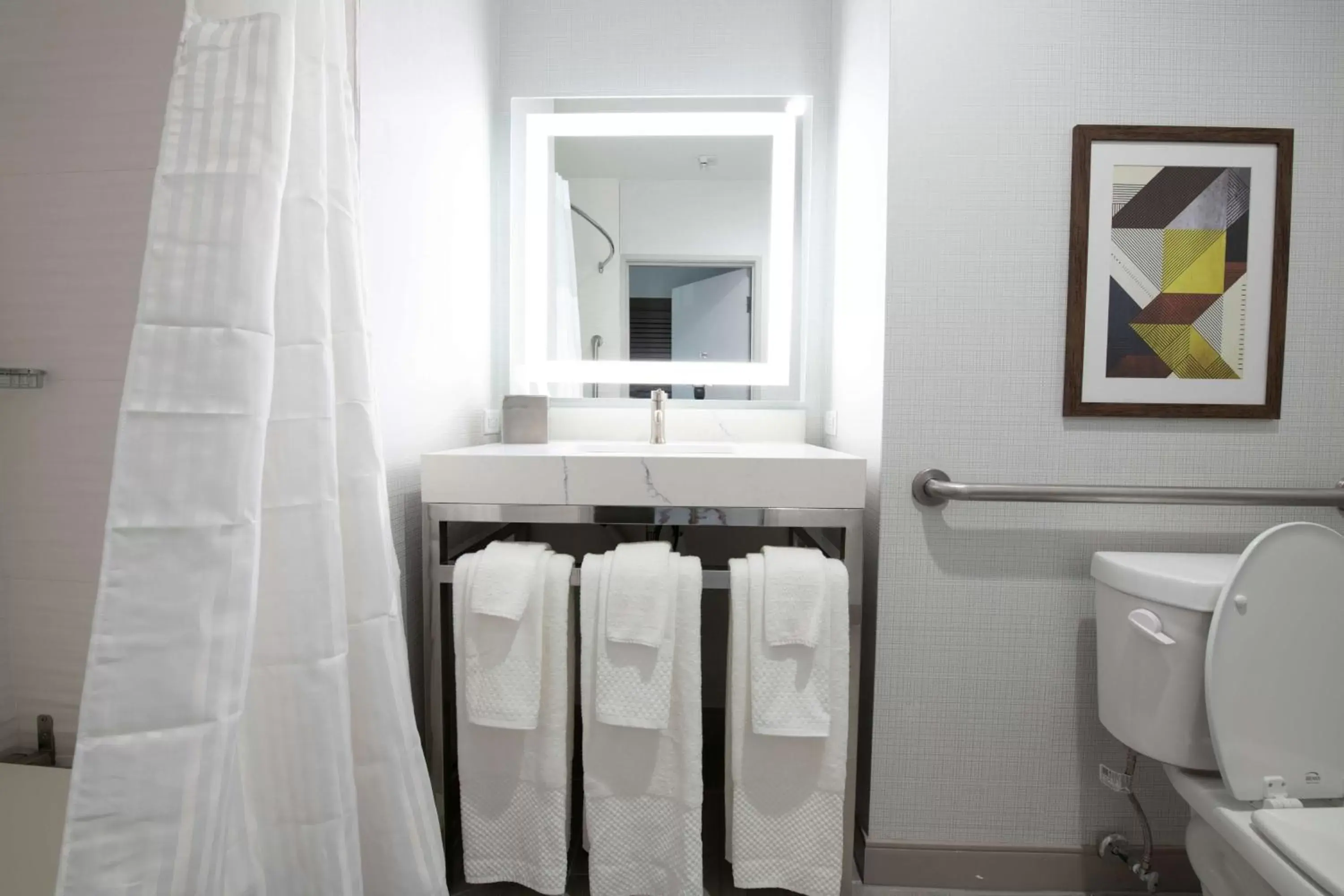 Bathroom in Doubletree Sulphur Lake Charles