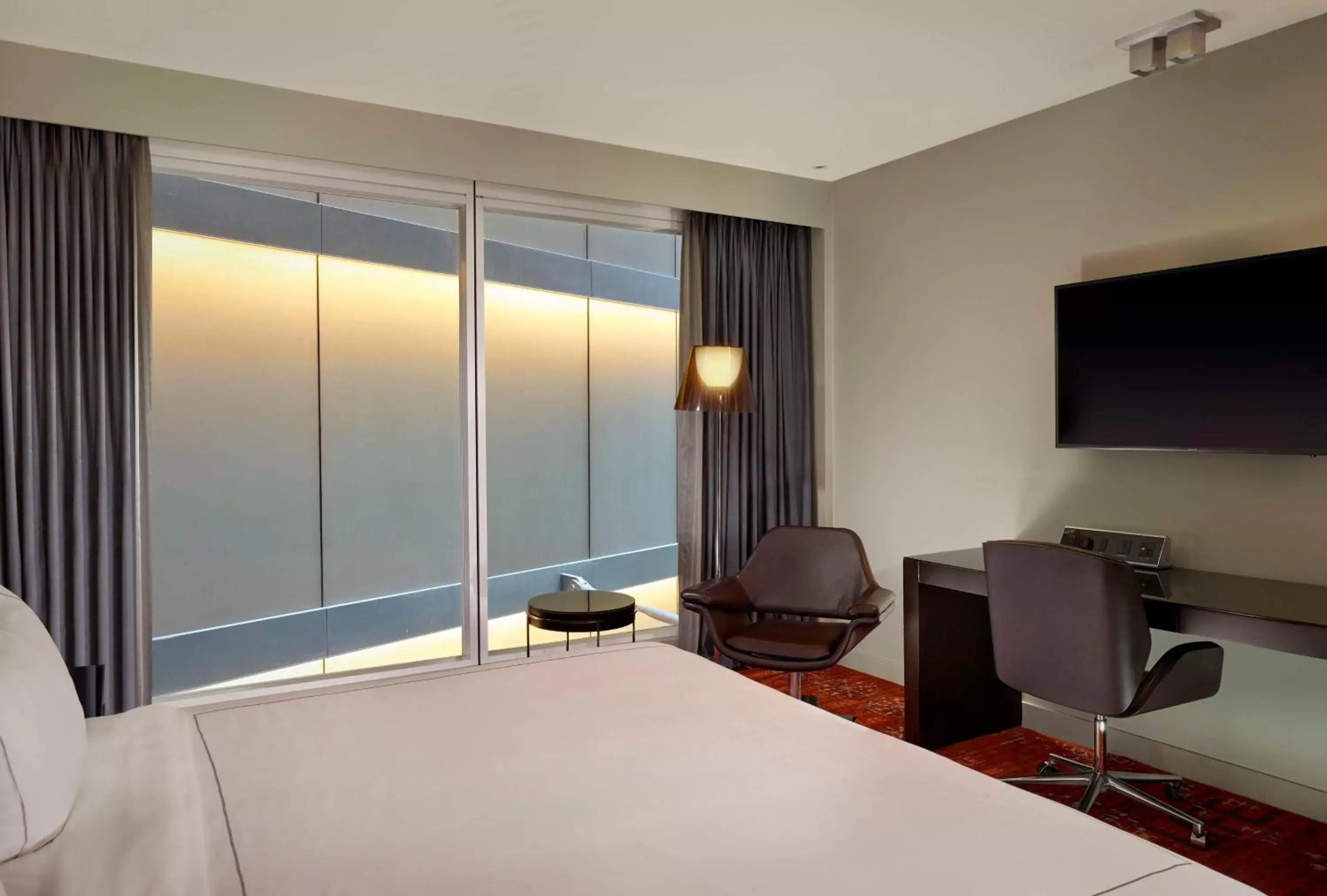 Photo of the whole room, TV/Entertainment Center in Park Plaza Westminster Bridge London