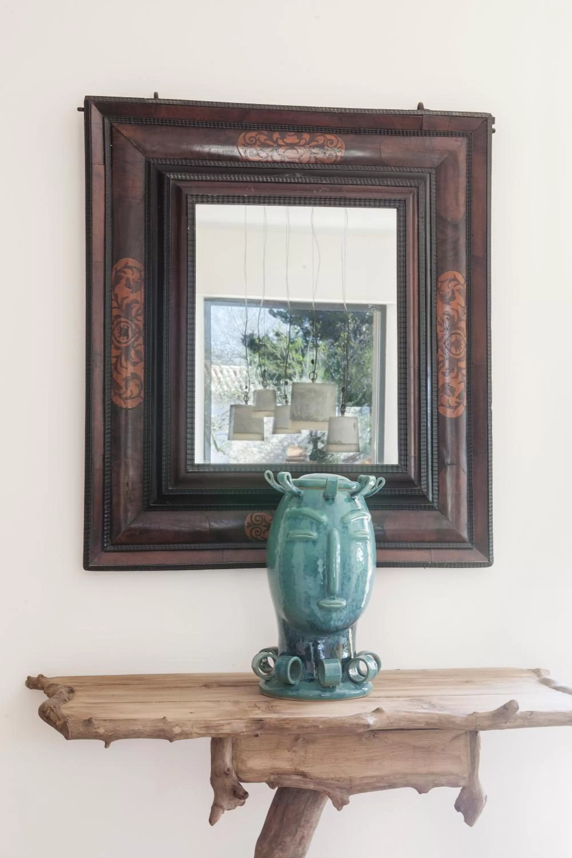 Decorative detail in Mas Notre Dame