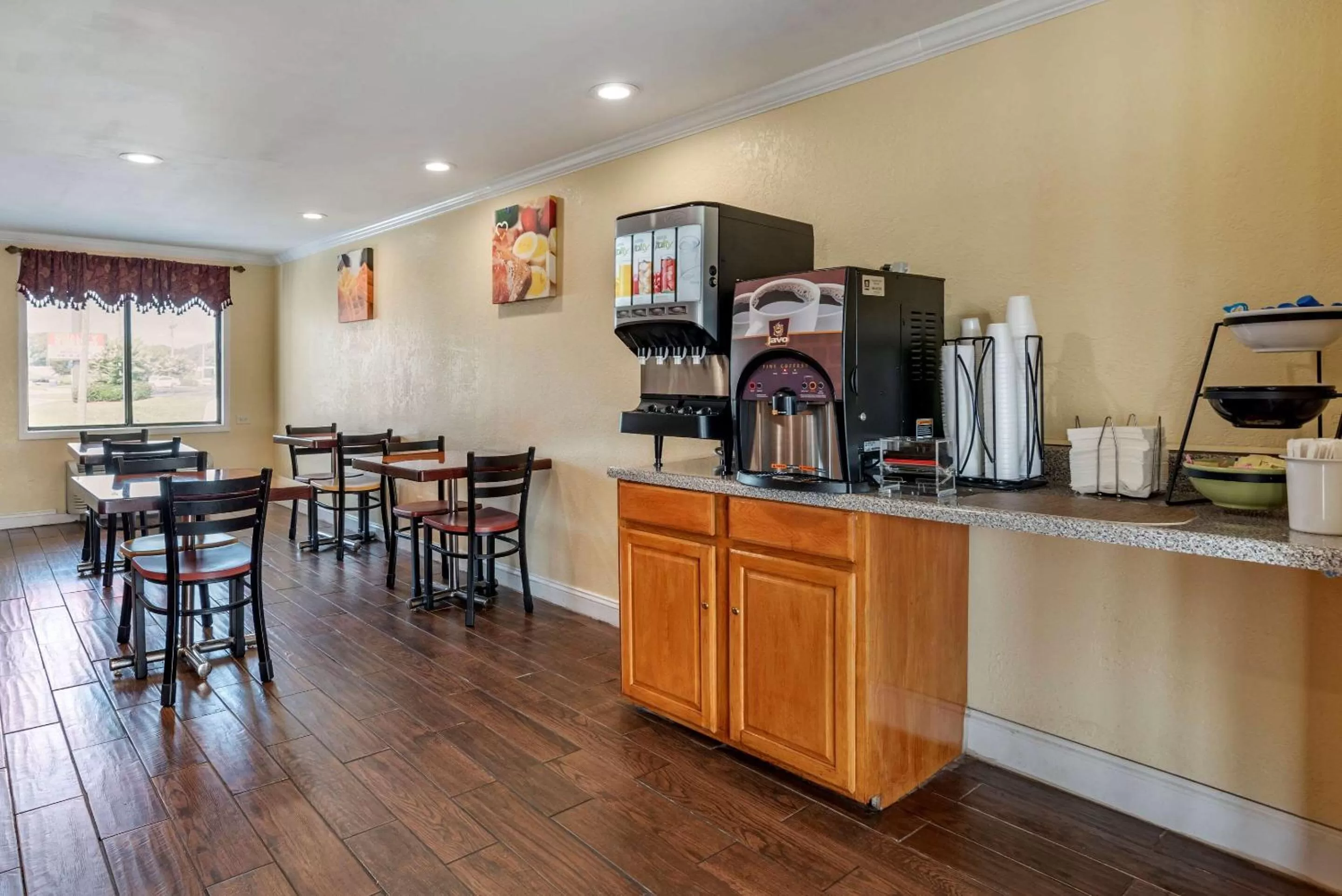 Restaurant/places to eat in Econo Lodge Oxford near Choccolocco Park