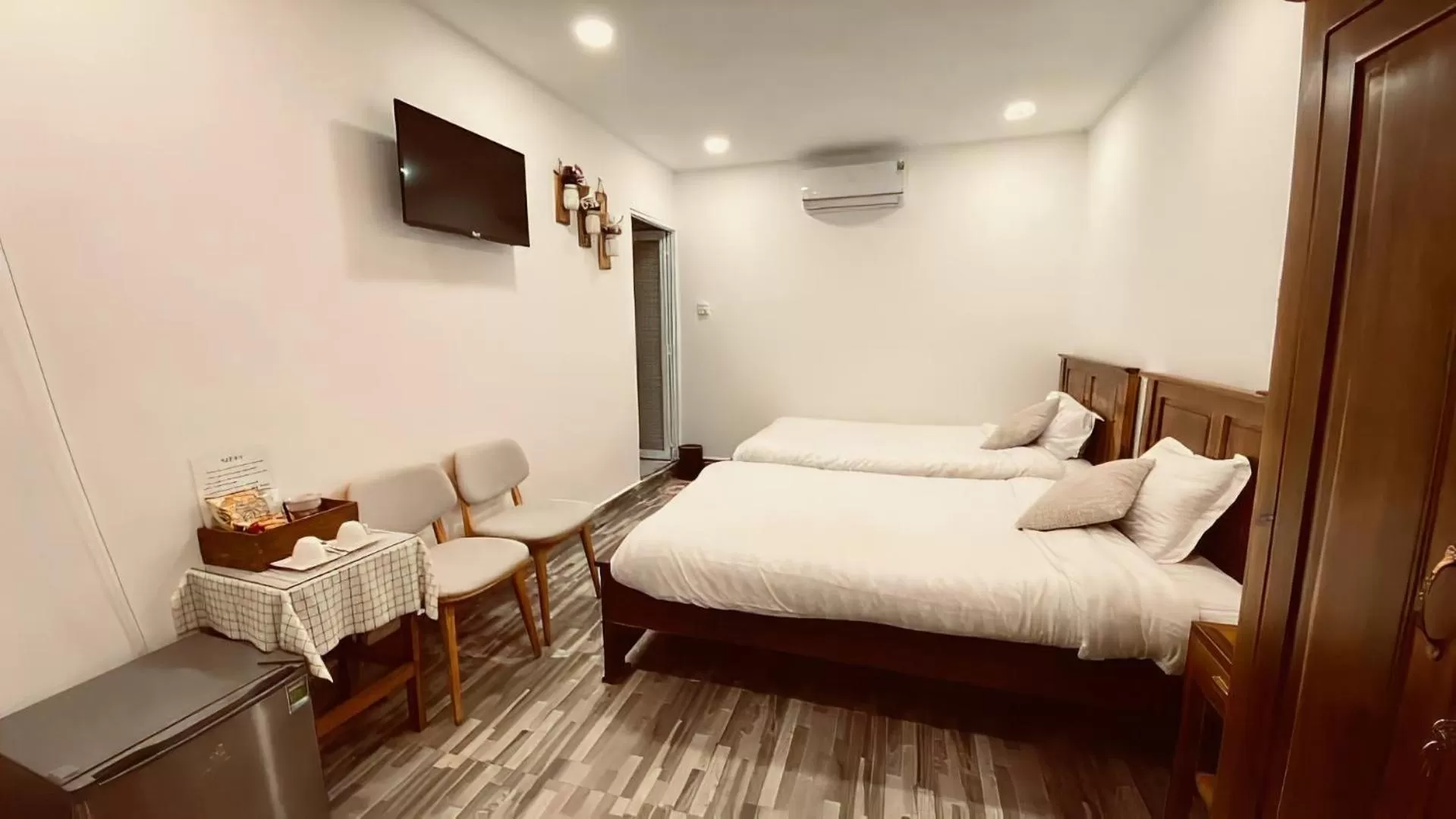 locker, Bed in Hoang Phuc resort