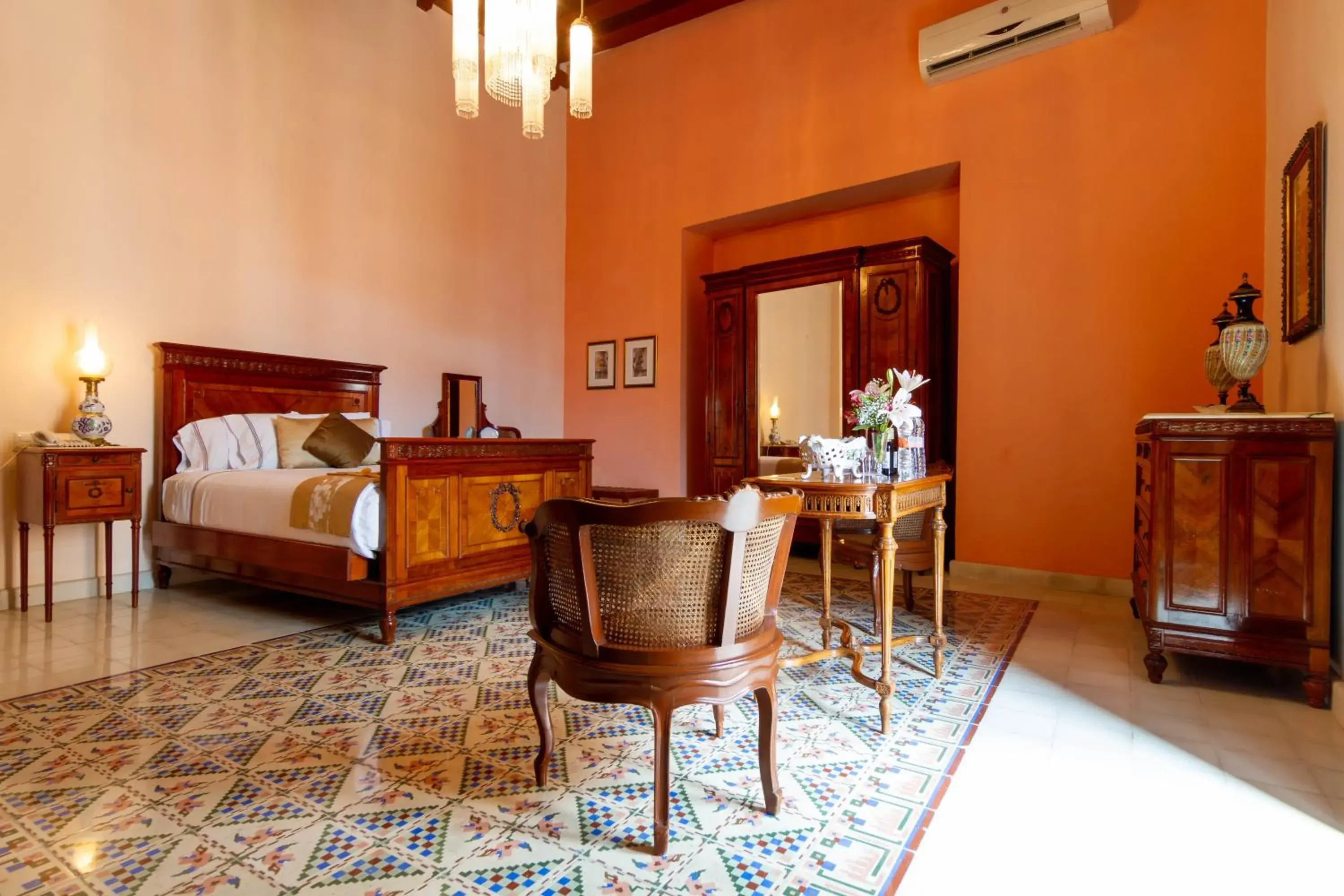 Photo of the whole room, Bed in Hotel Boutique Casa Don Gustavo, Campeche Photo of the whole room, Bed in Hotel Boutique Casa Don Gustavo, Campeche