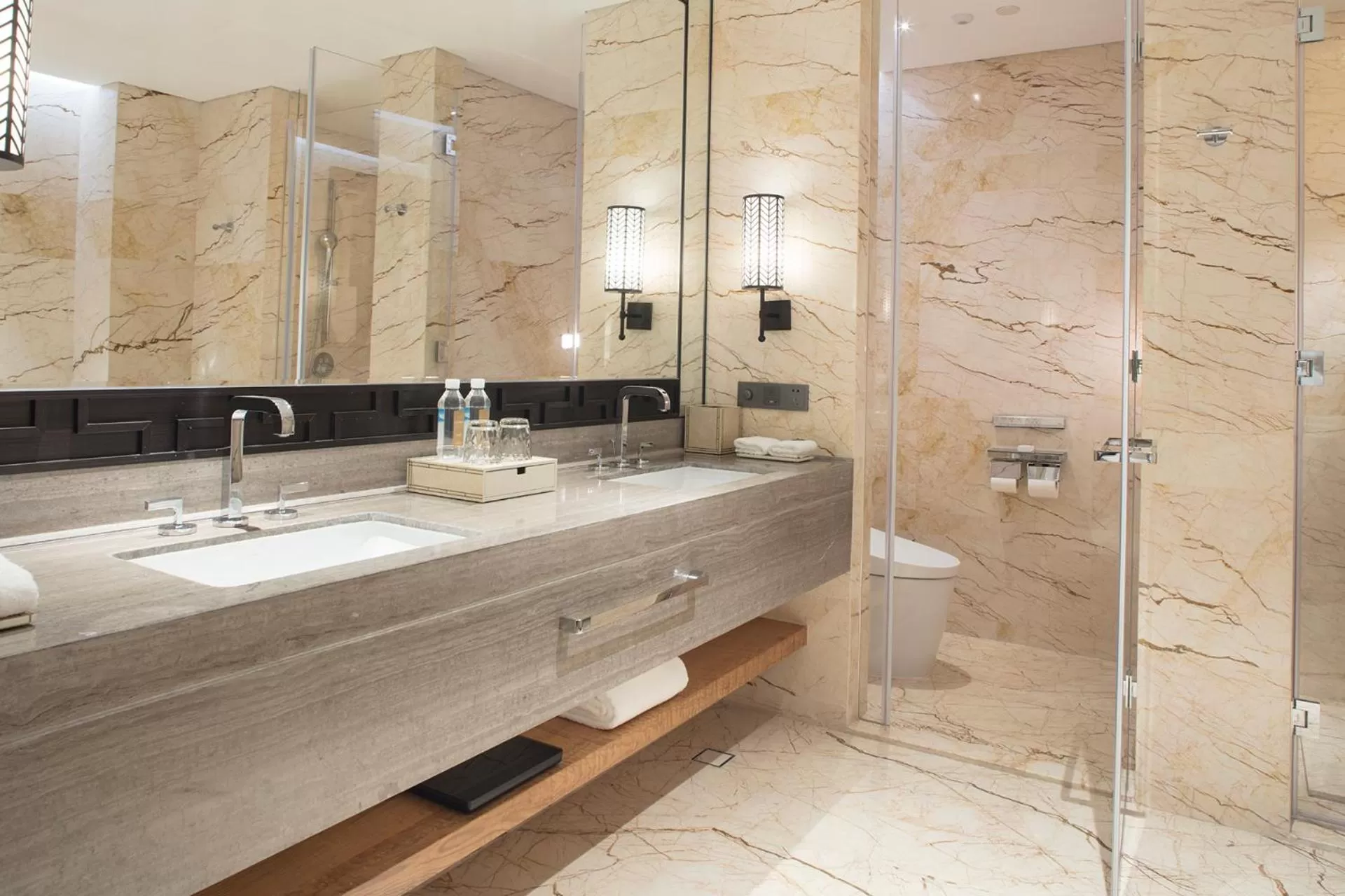 Toilet in Conrad Tianjin