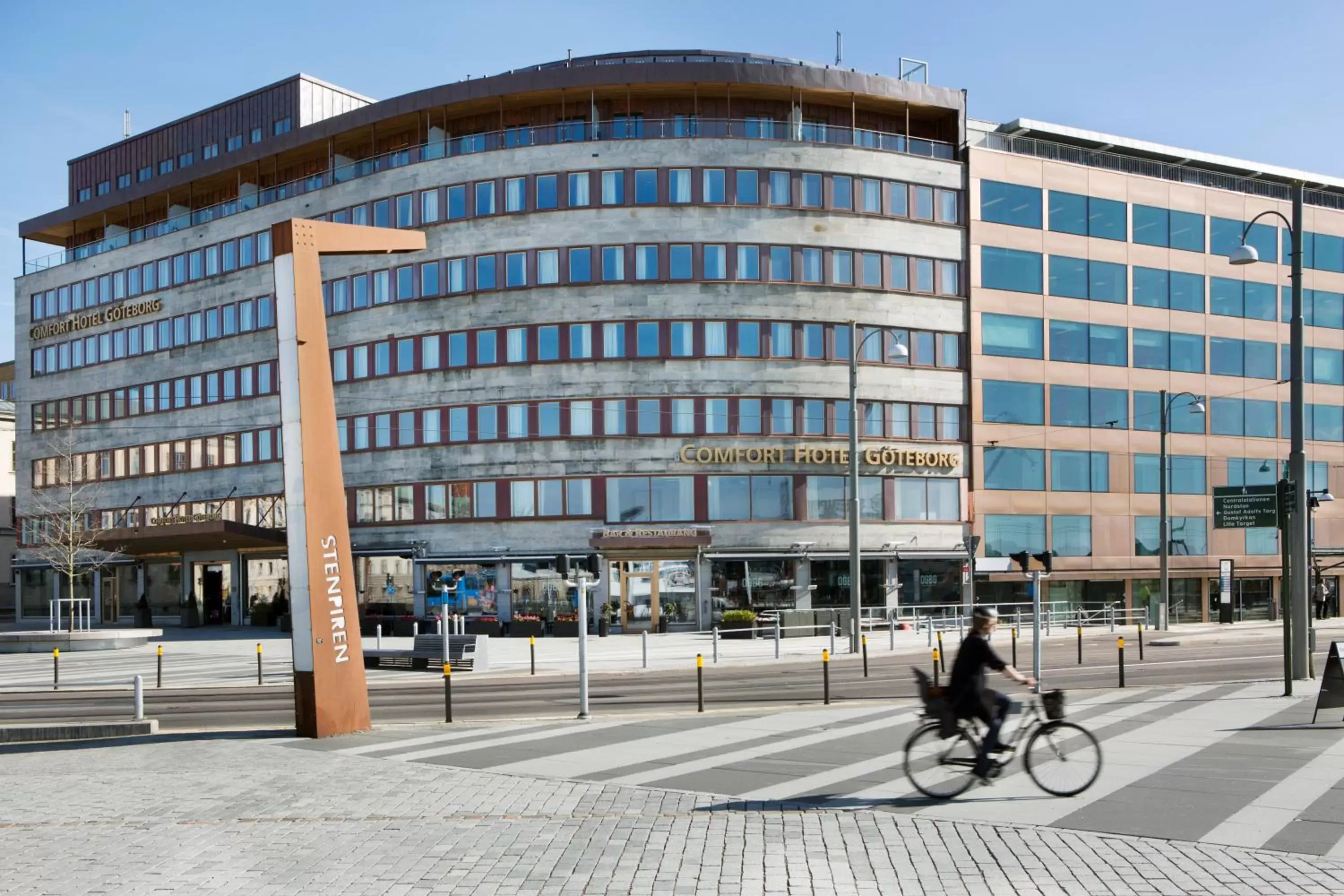 Facade/entrance, Property Building in Comfort Hotel Göteborg