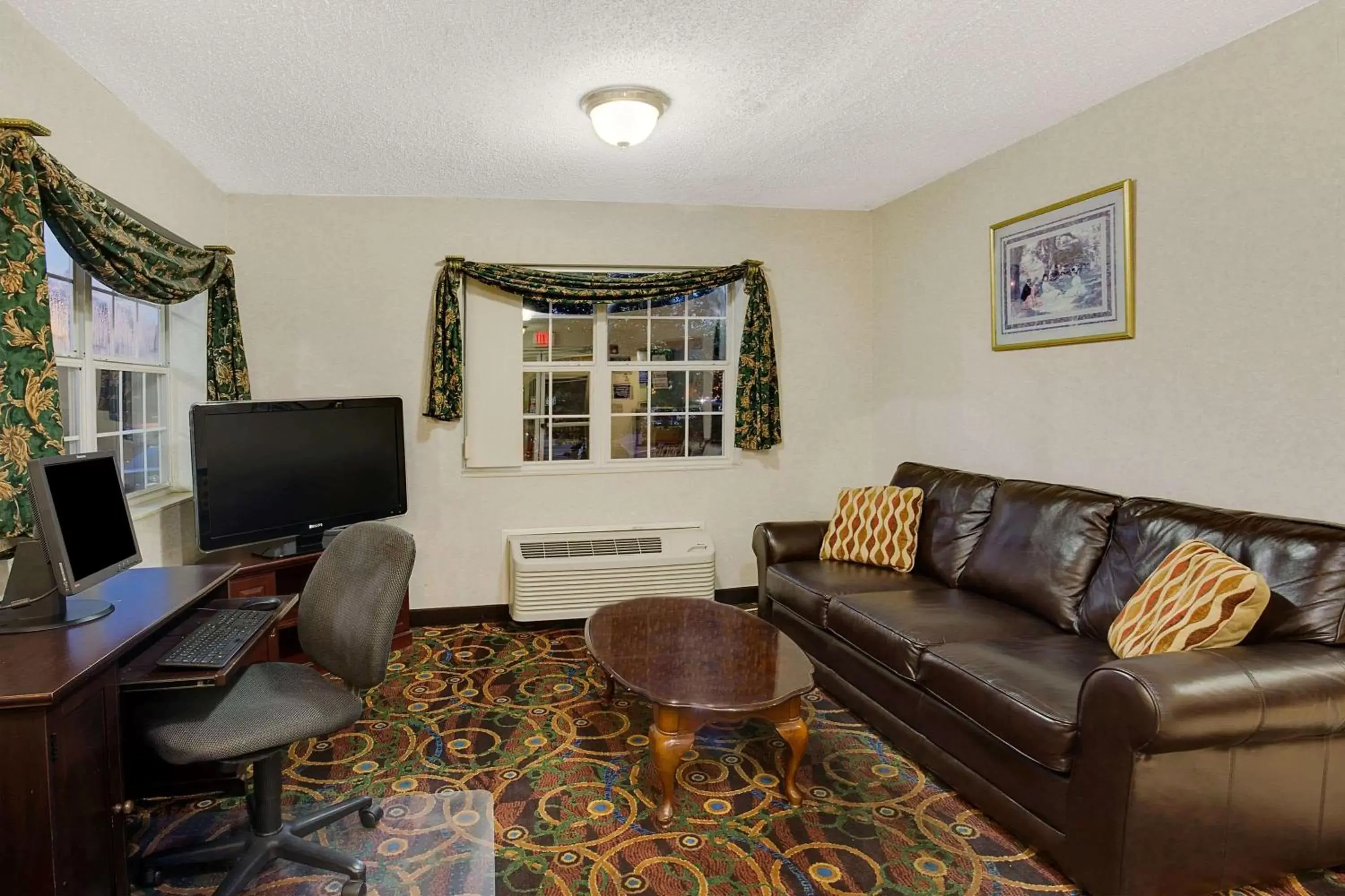 Lobby or reception, Seating Area in Microtel Inn by Wyndham - Murfreesboro