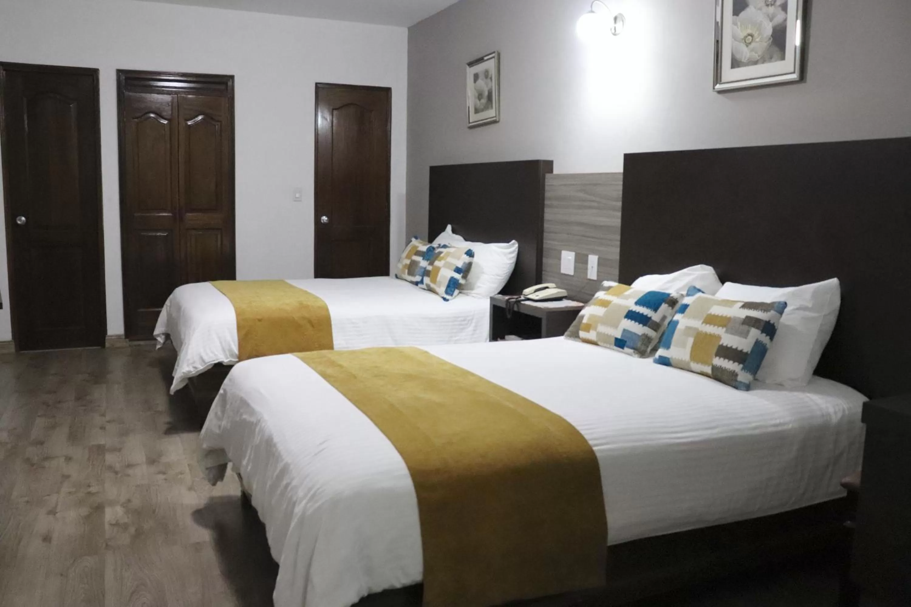 Bed in Hotel Puerta del Sol