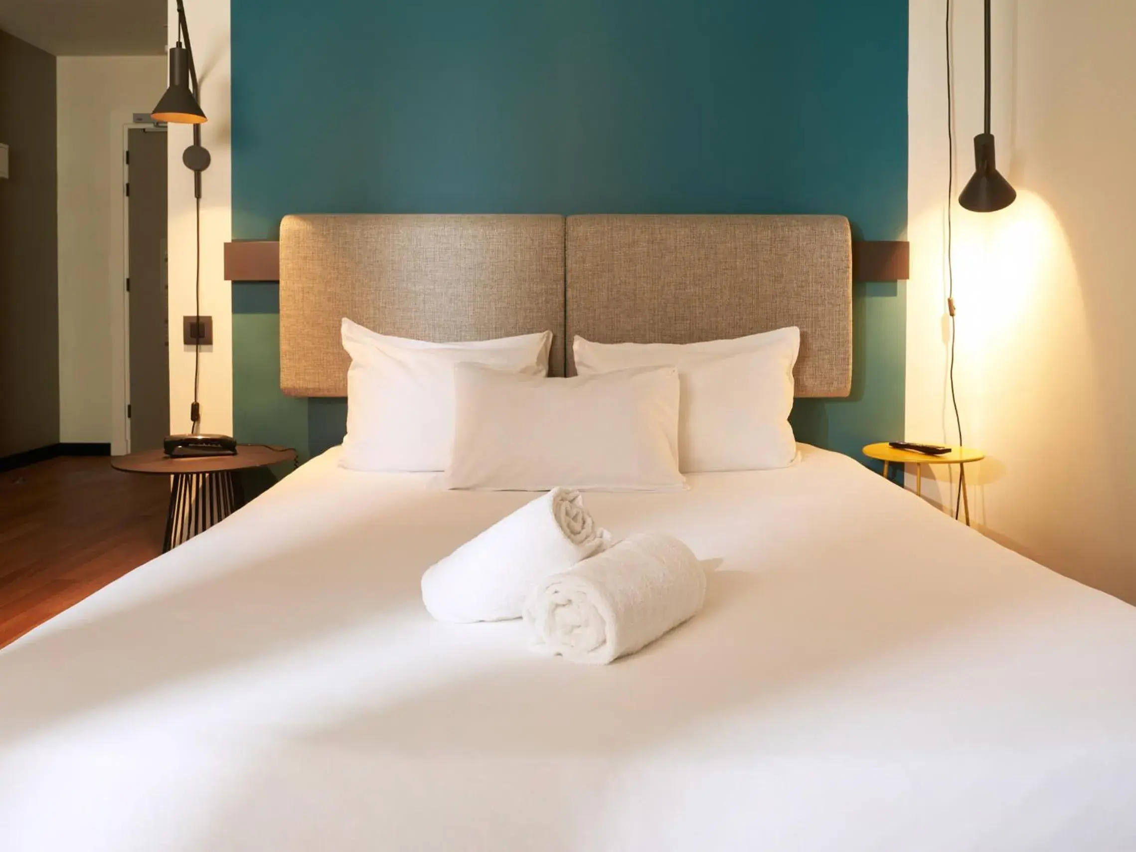 Property building, Bed in Ibis Madrid Aeropuerto Barajas Property building, Bed in Ibis Madrid Aeropuerto Barajas