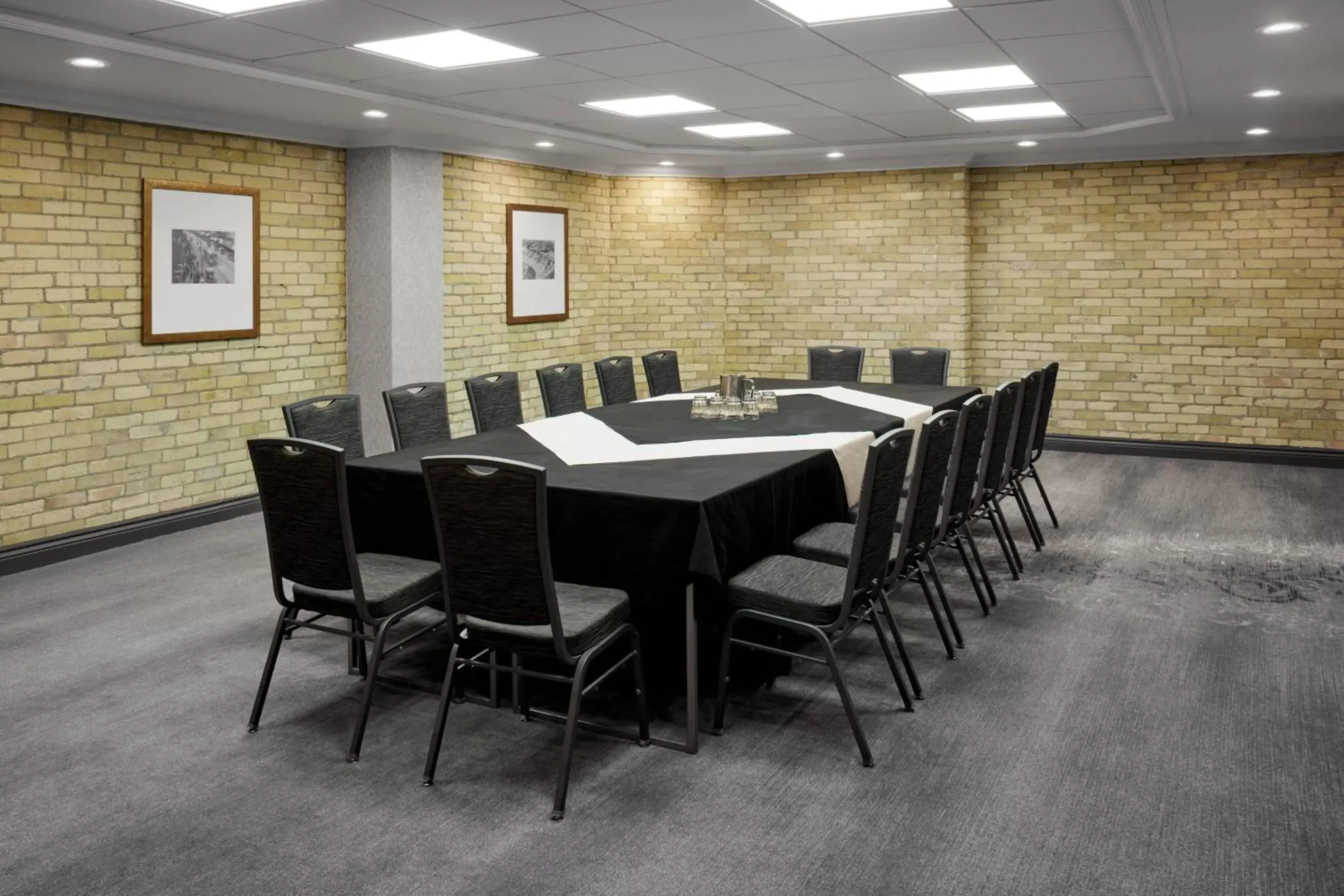 Meeting/conference room in Delta Hotels by Marriott London Armouries