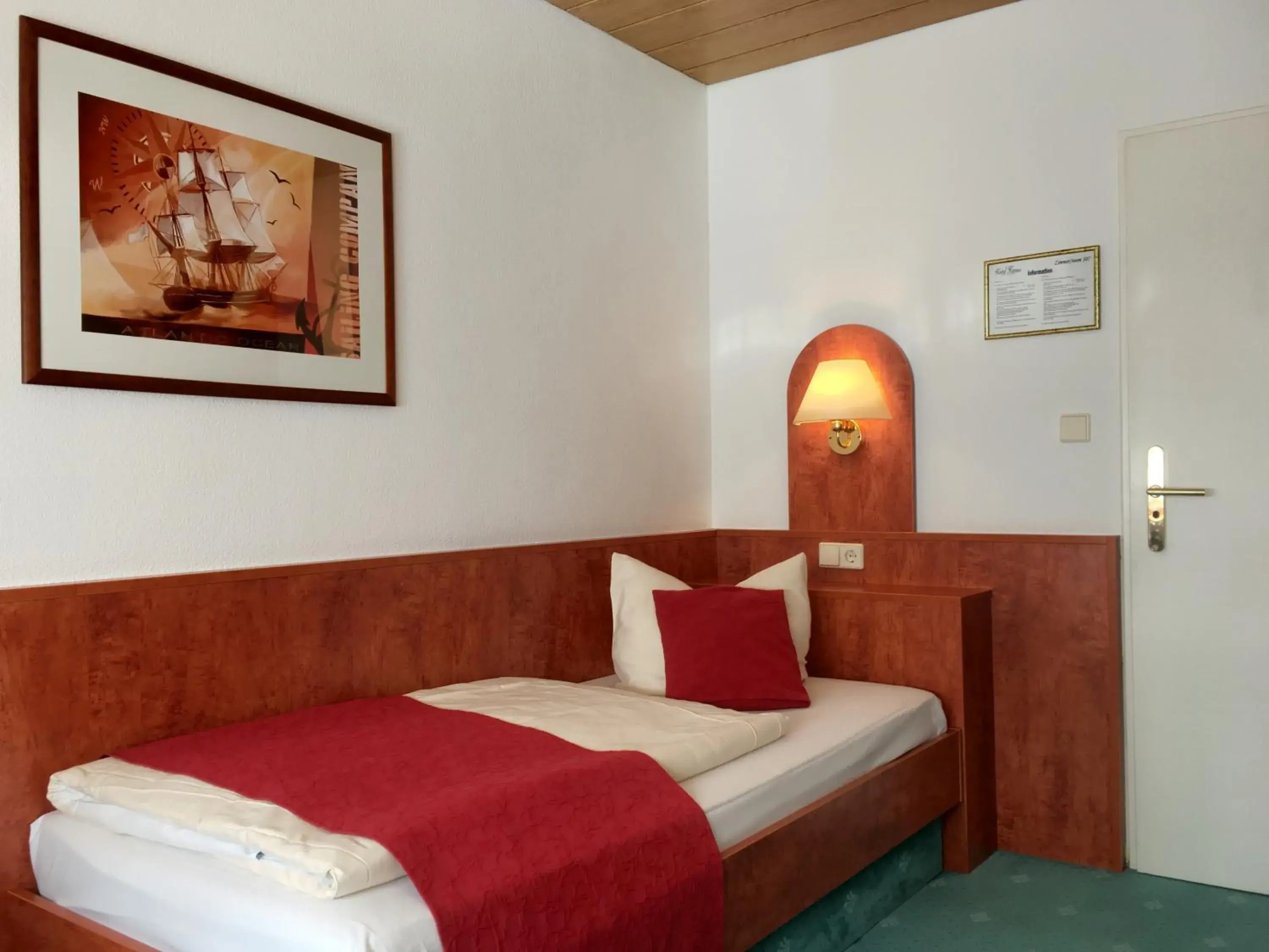 Bedroom, Bed in Hotel Hansa