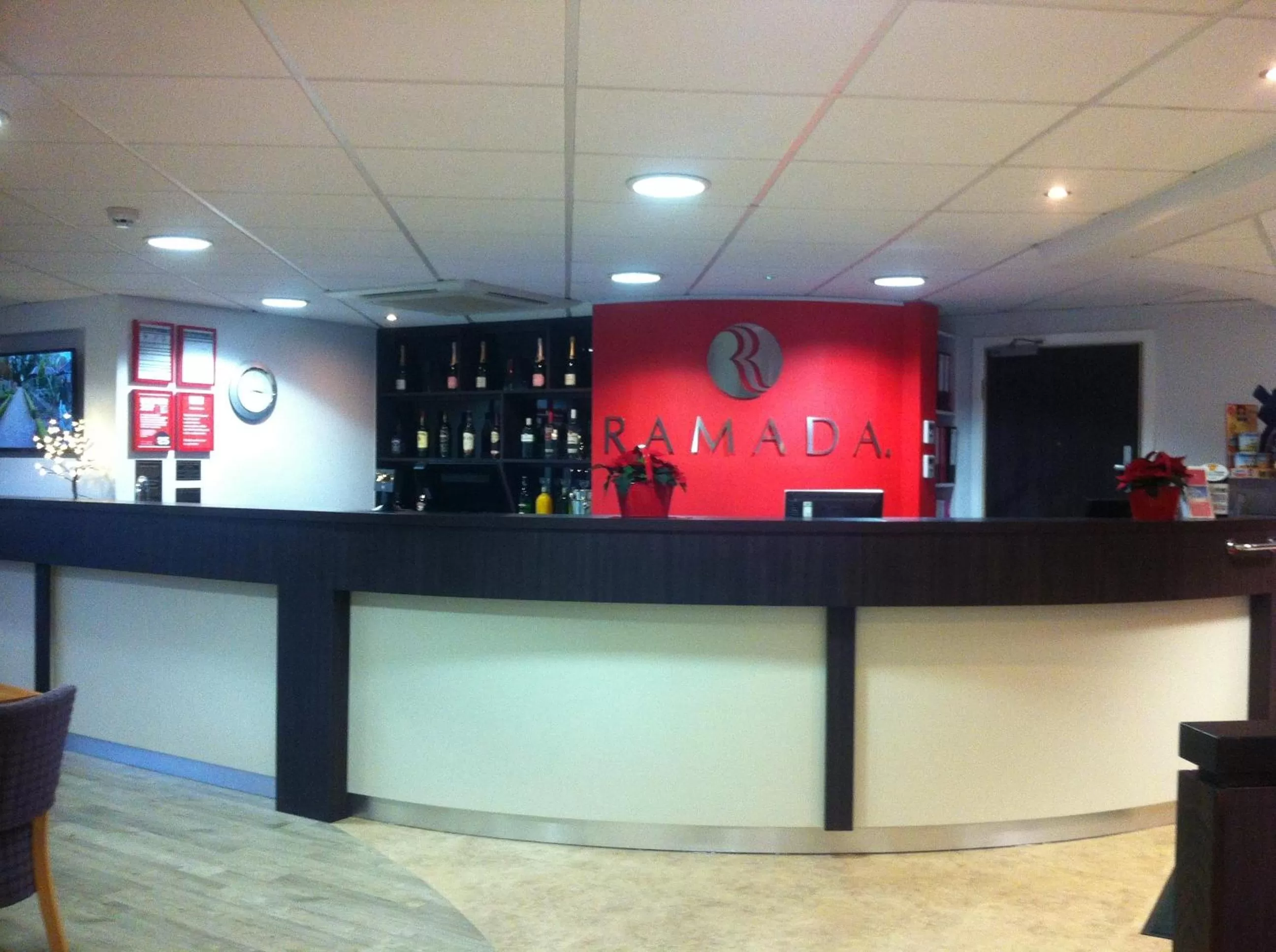 Lounge or bar in Ramada London Stansted Airport