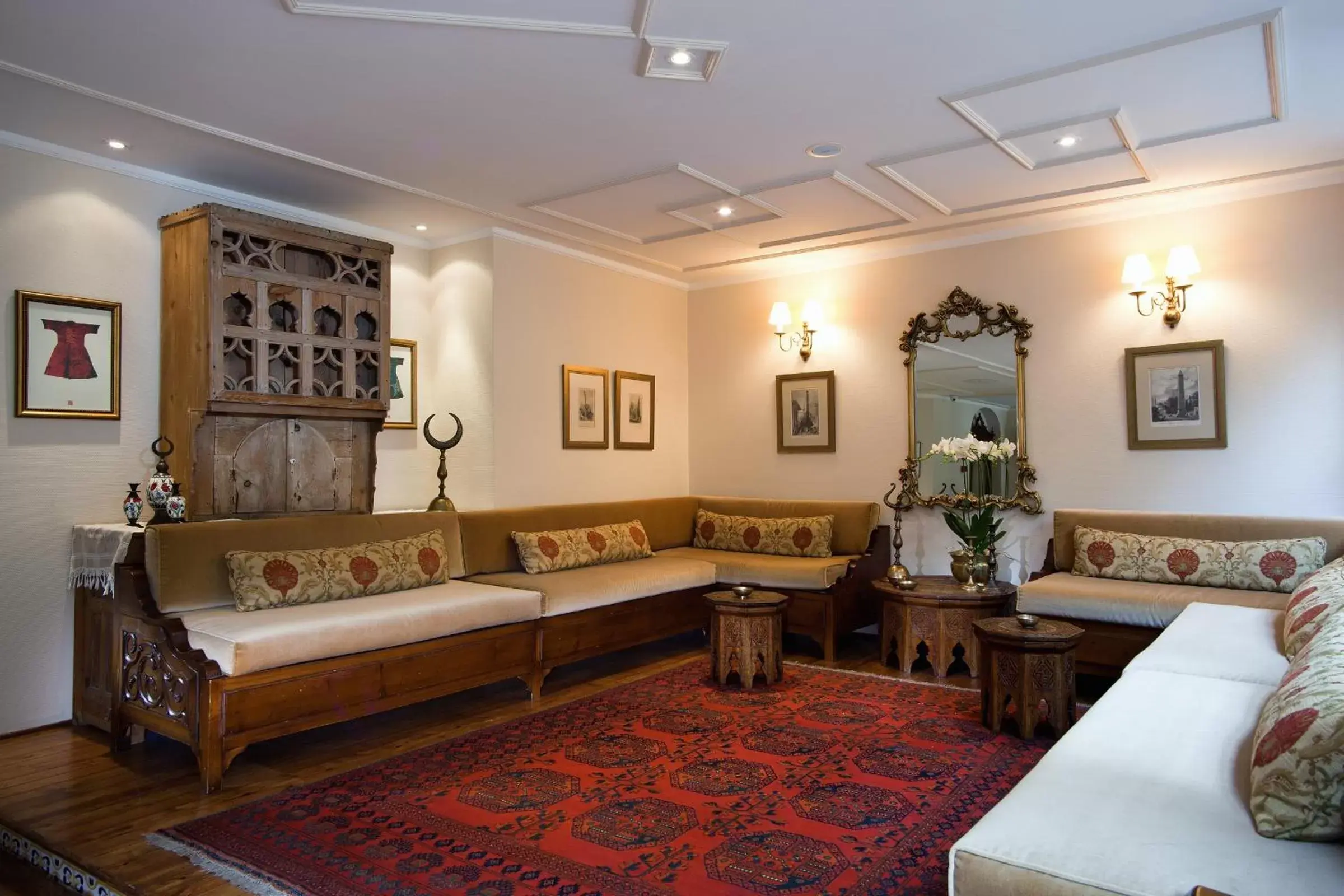 Living room, Seating Area in Hotel Sari Konak