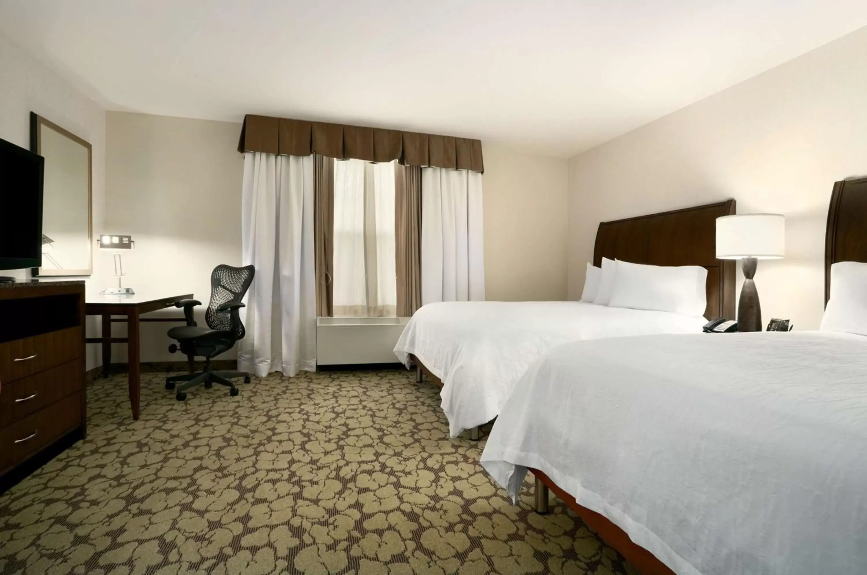 Bedroom, Bed in Hilton Garden Inn Auburn