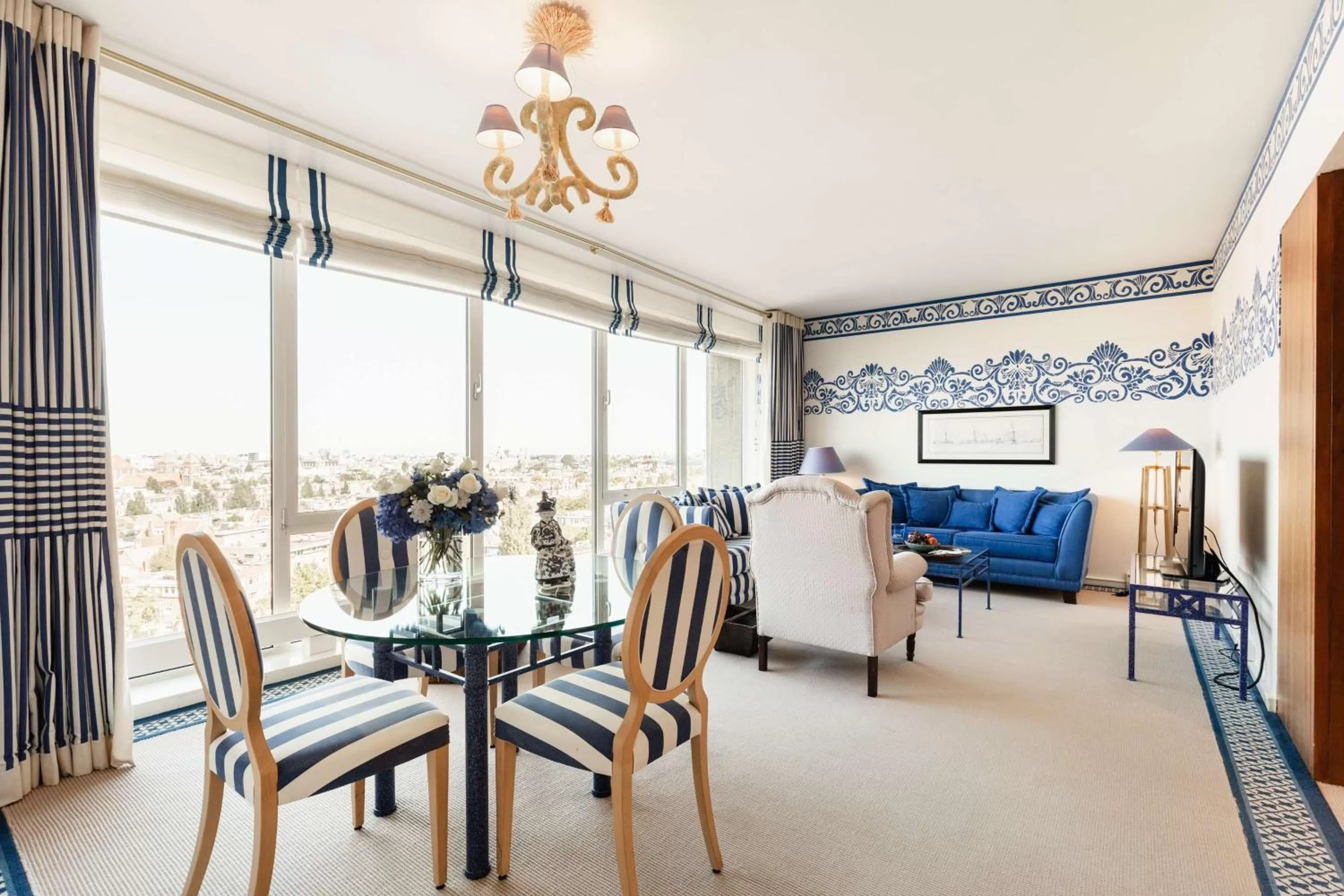 Living room in Hilton Amsterdam