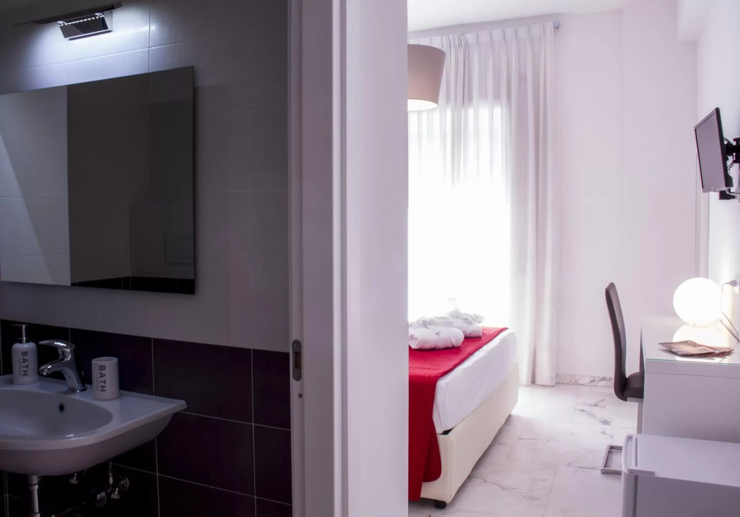 Photo of the whole room, Bathroom in Domus Raffaello