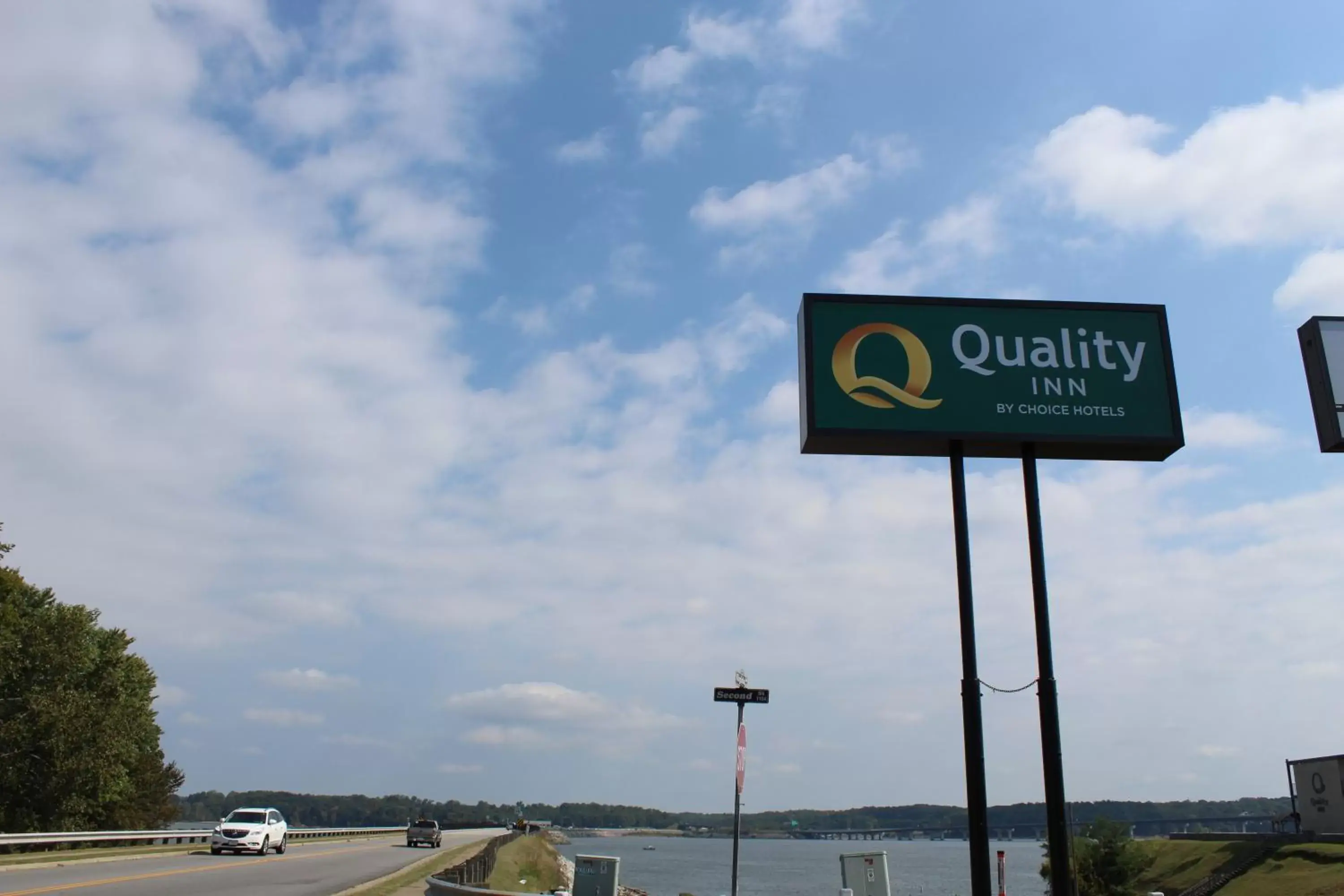 Property building in Quality Inn - On The Lake Clarksville-Boydton