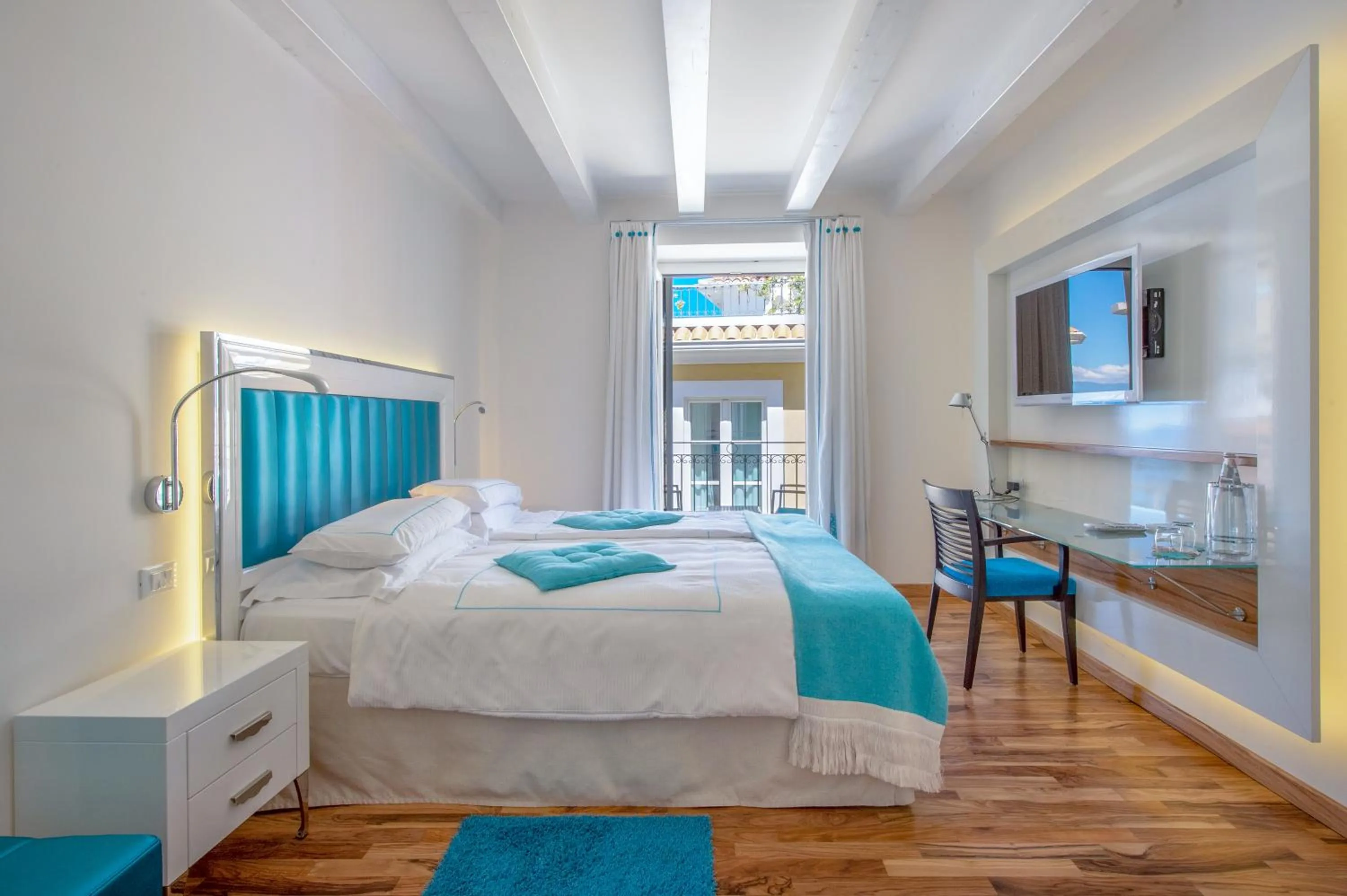 Photo of the whole room, Bed in Piccolo Grand Hotel