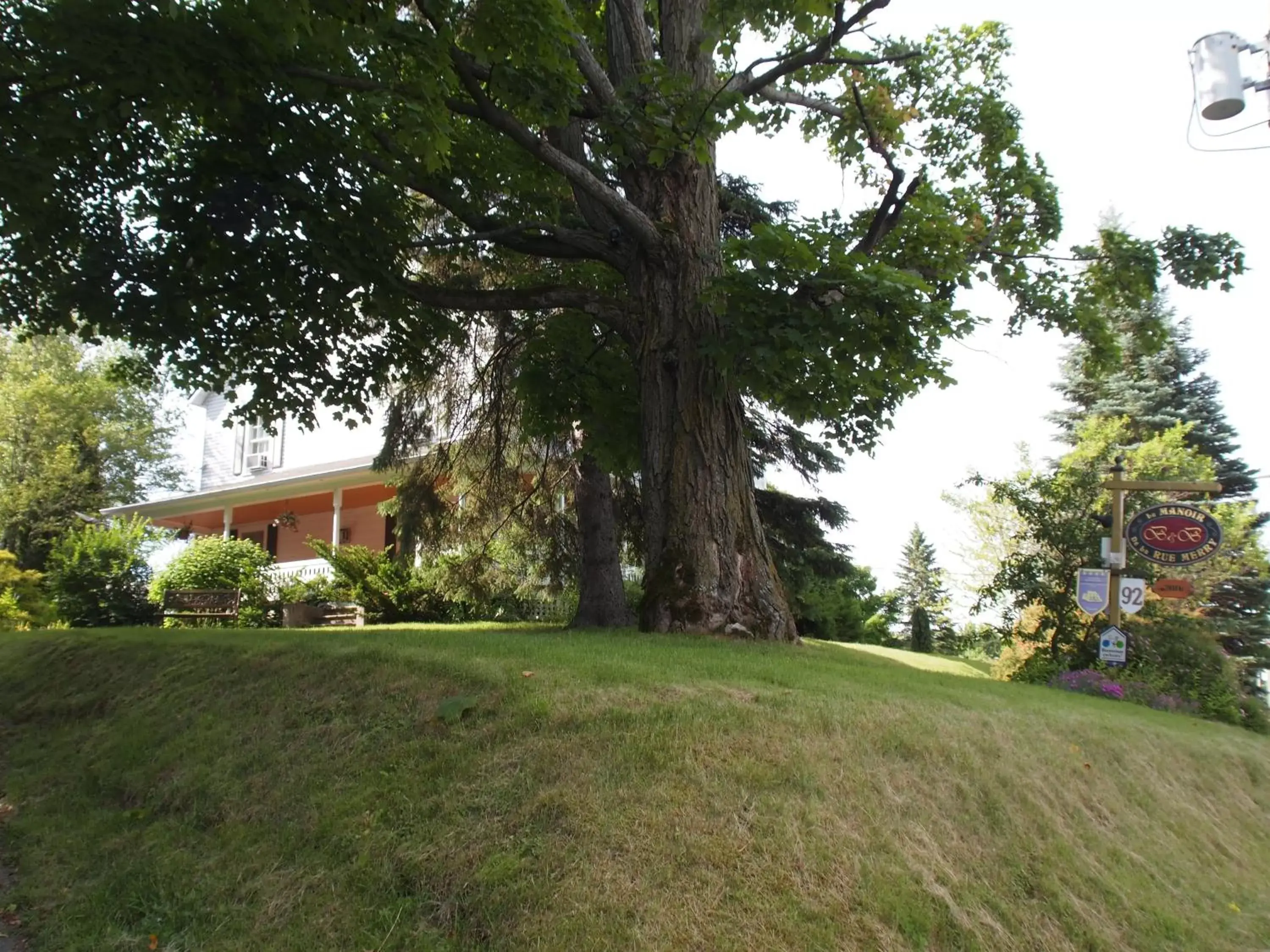 Garden, Property Building in Au Manoir de la rue Merry