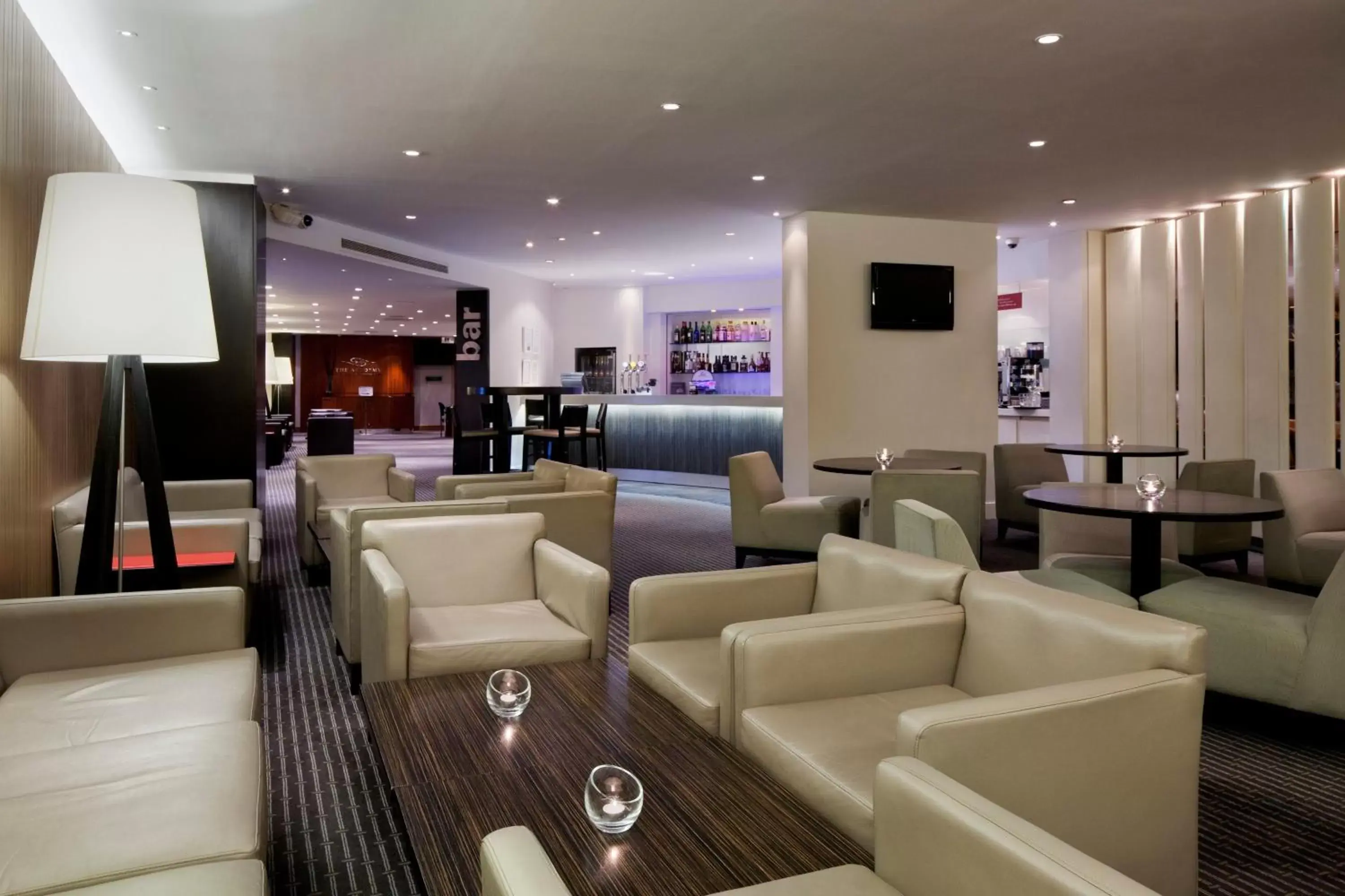 Lounge or bar, Lounge/Bar in Holiday Inn London Bloomsbury, an IHG Hotel