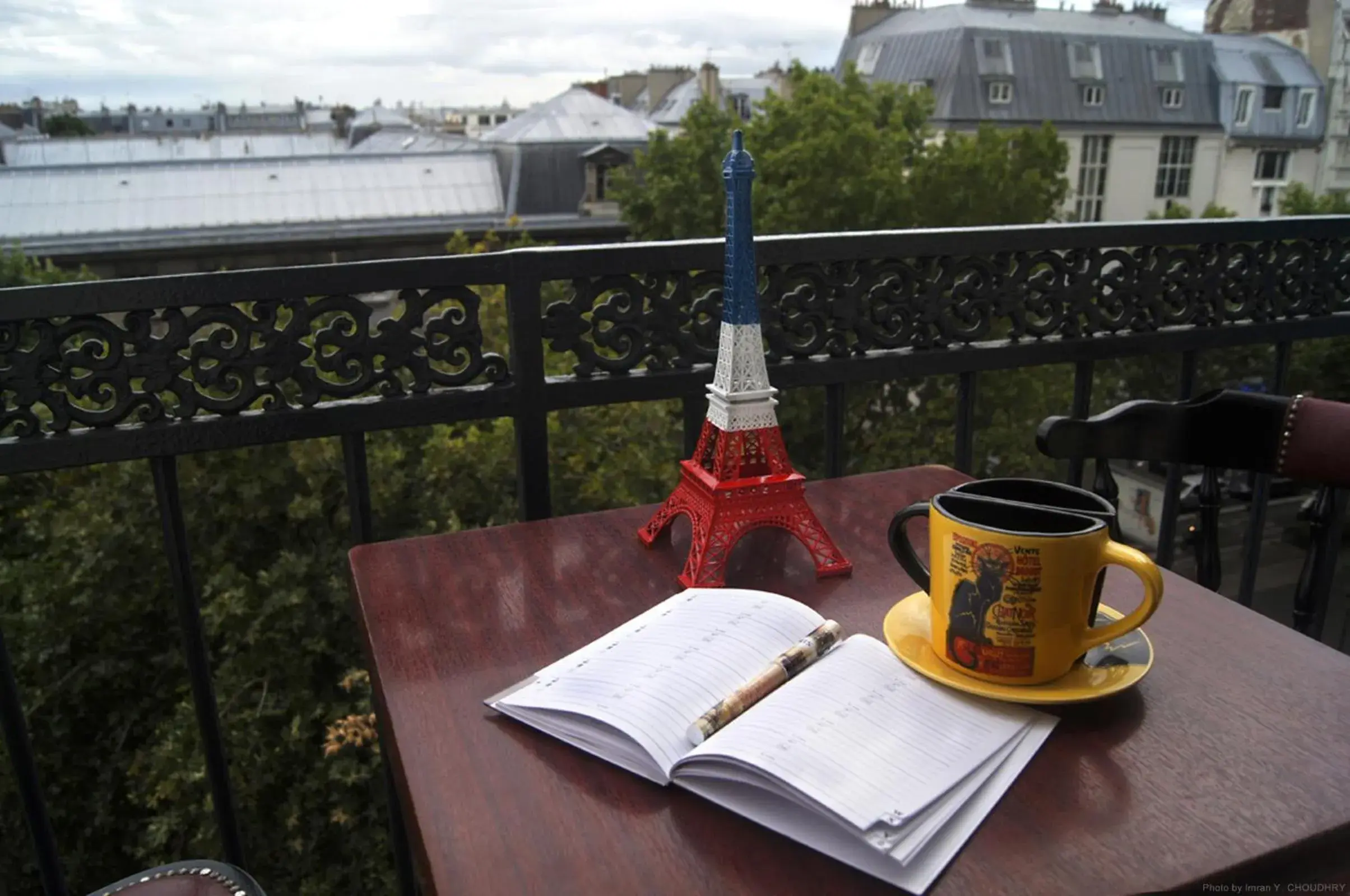 View (from property/room) in Hotel Regina Montmartre