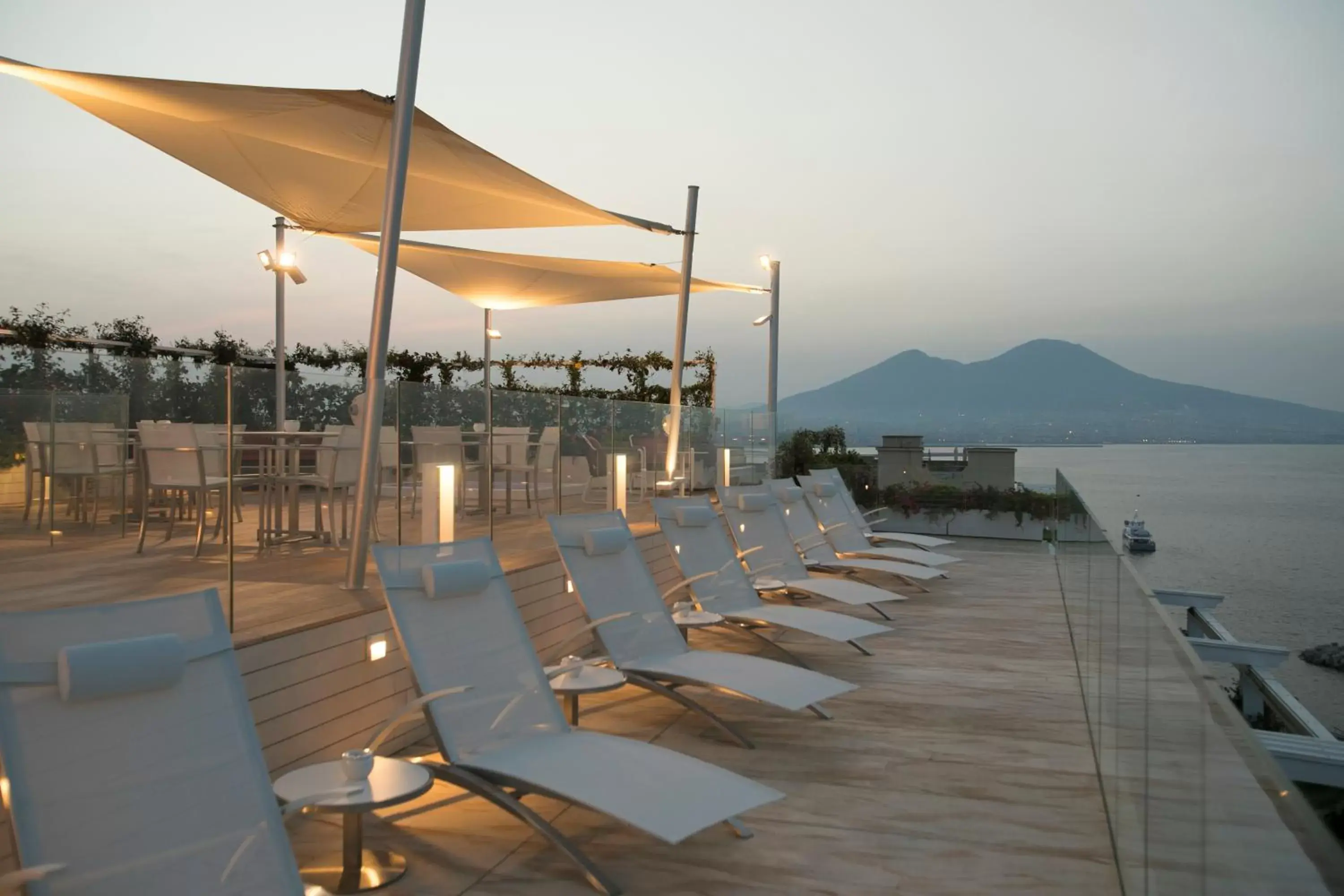 Seating area, Swimming Pool in Grand Hotel Vesuvio