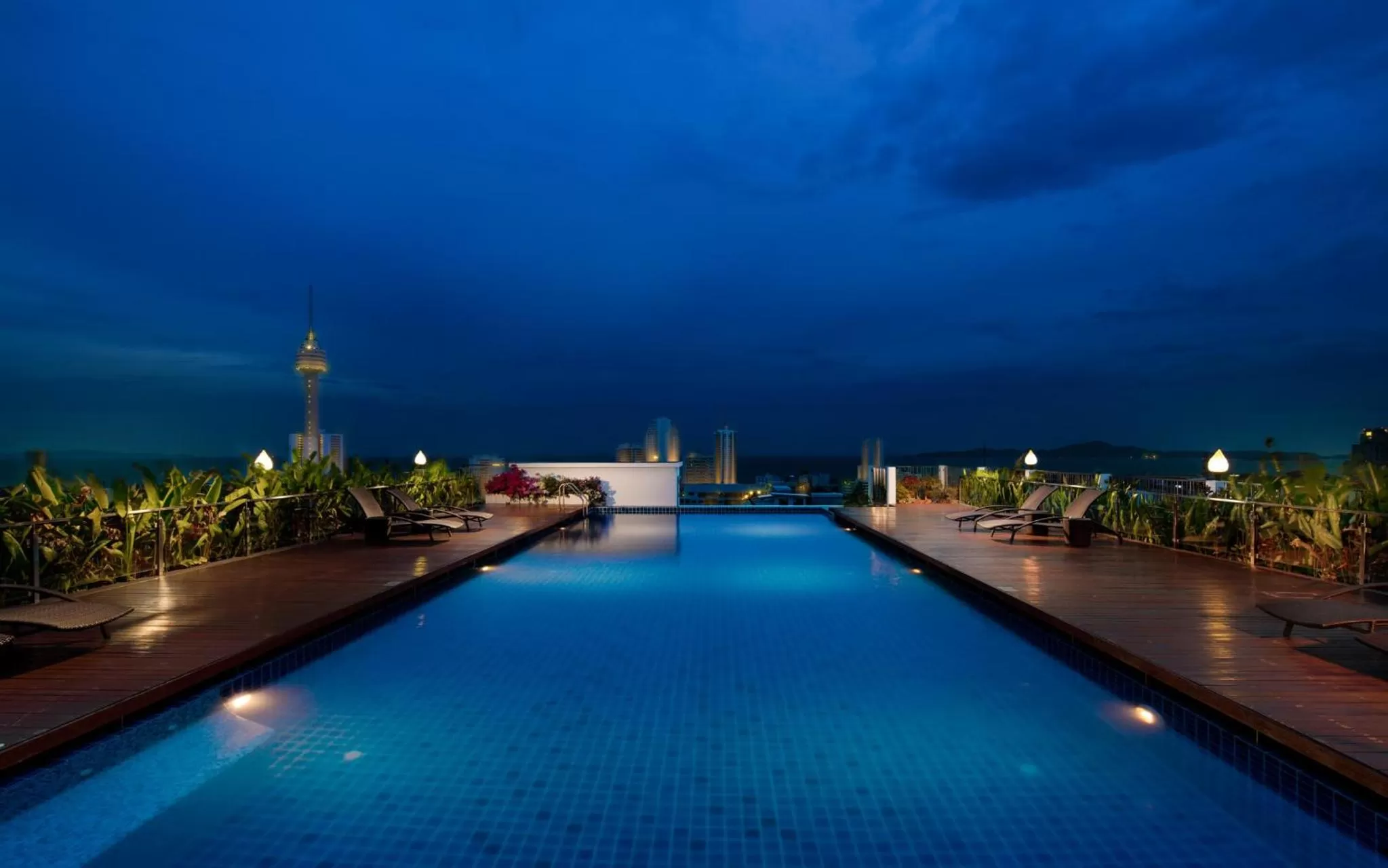 Swimming pool in Aiyara Grand Hotel