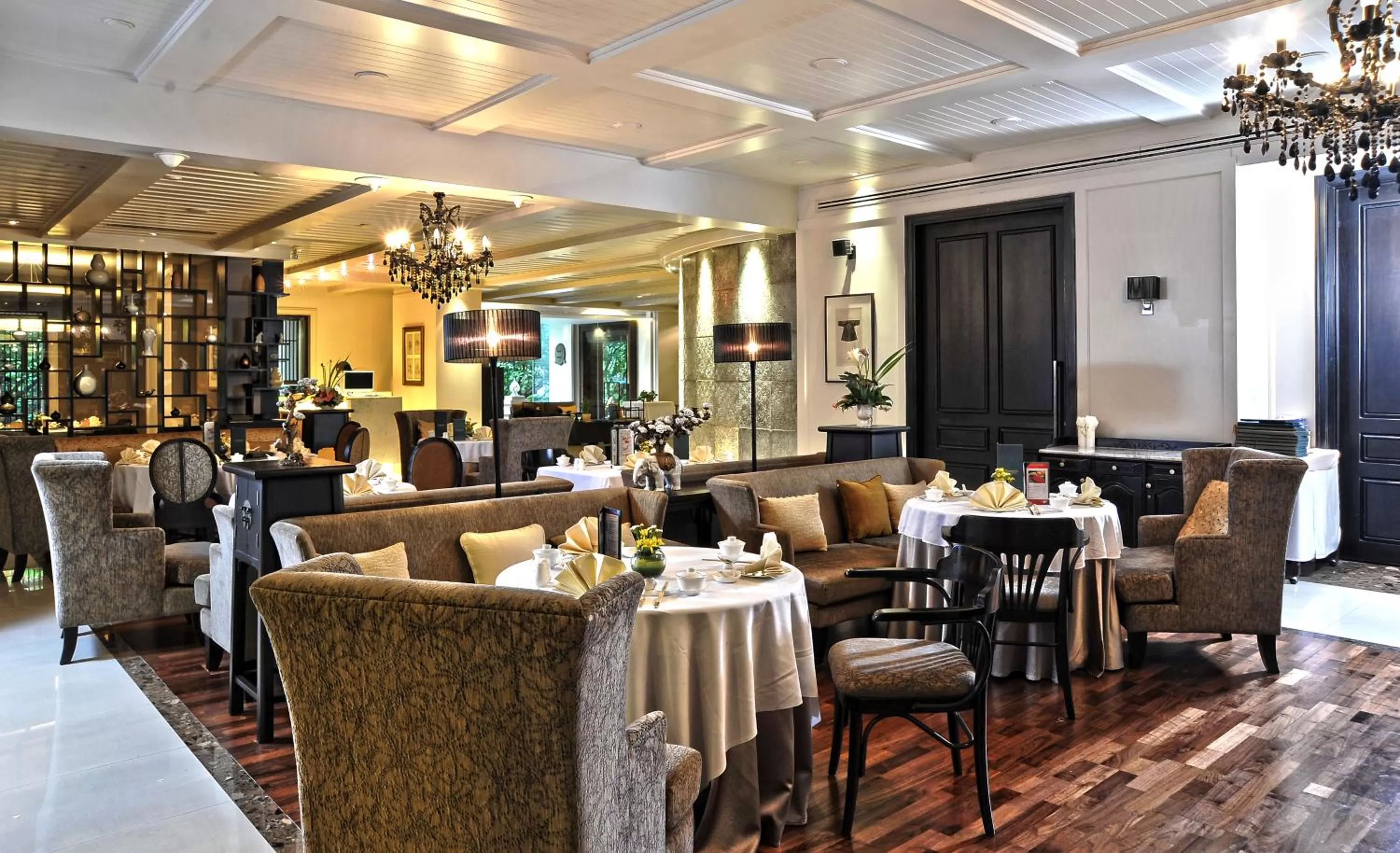 Restaurant/places to eat in Rama Gardens Hotel Bangkok