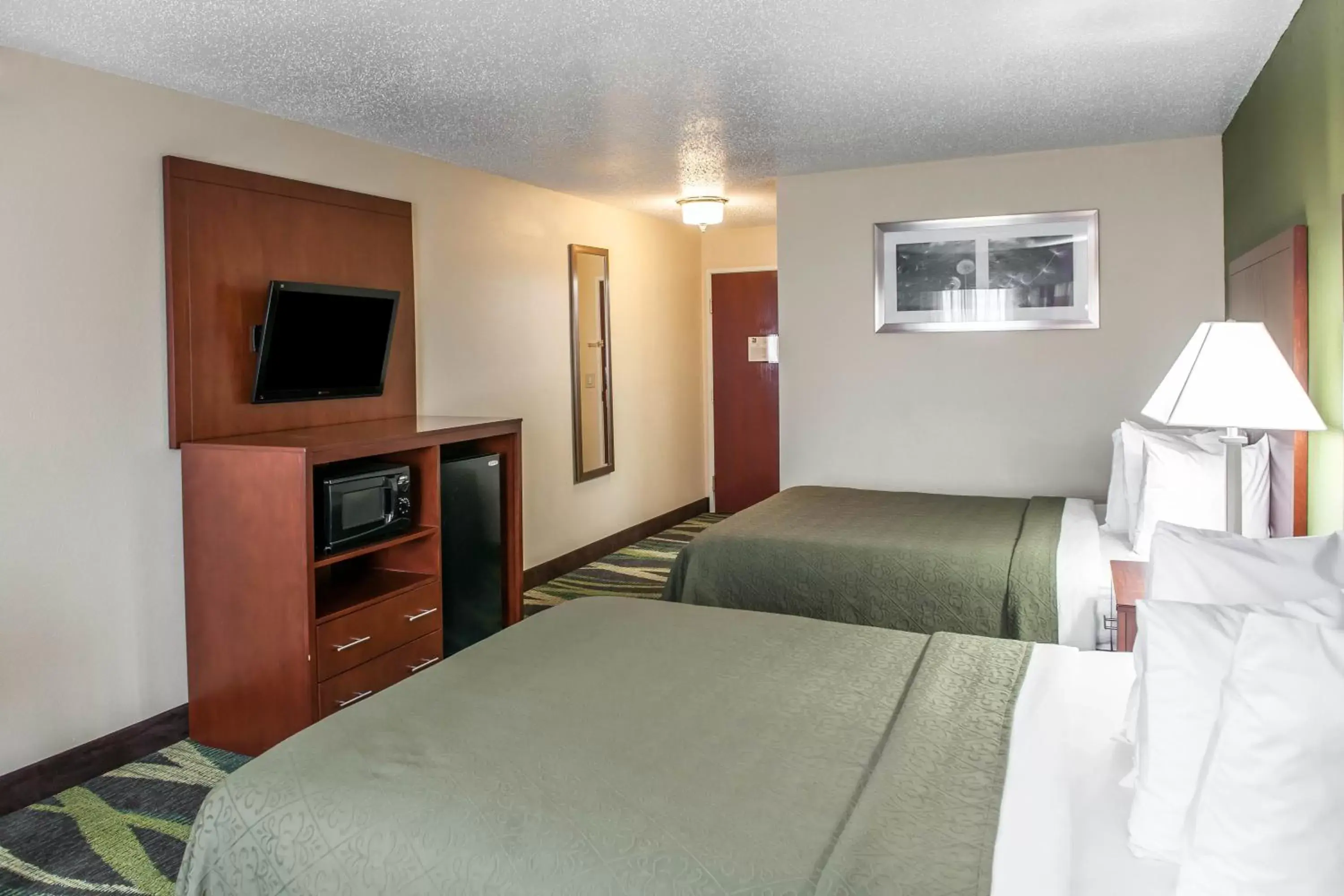 Queen Room with Two Queen Beds - Non-Smoking in Quality Inn & Suites South Bend Airport