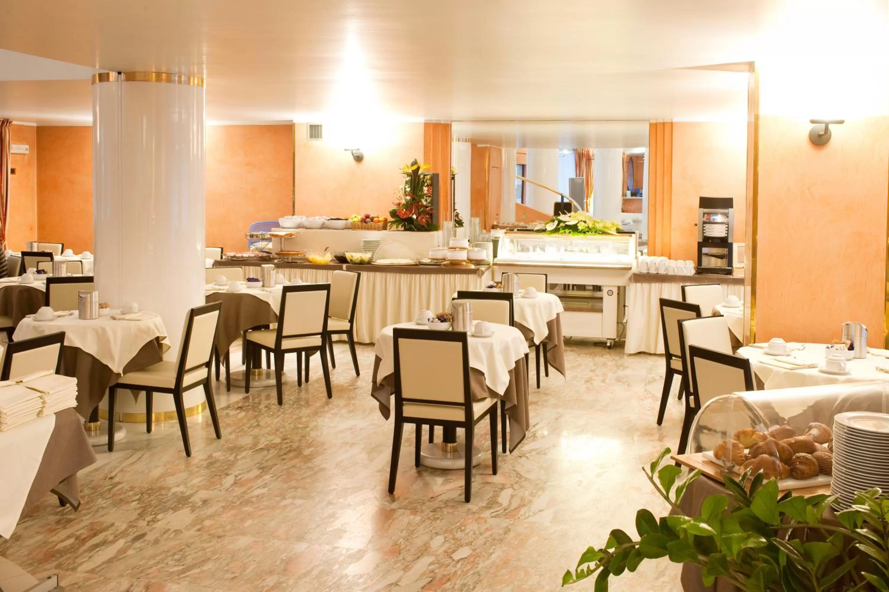 Restaurant/places to eat in Hotel Giberti & Spa