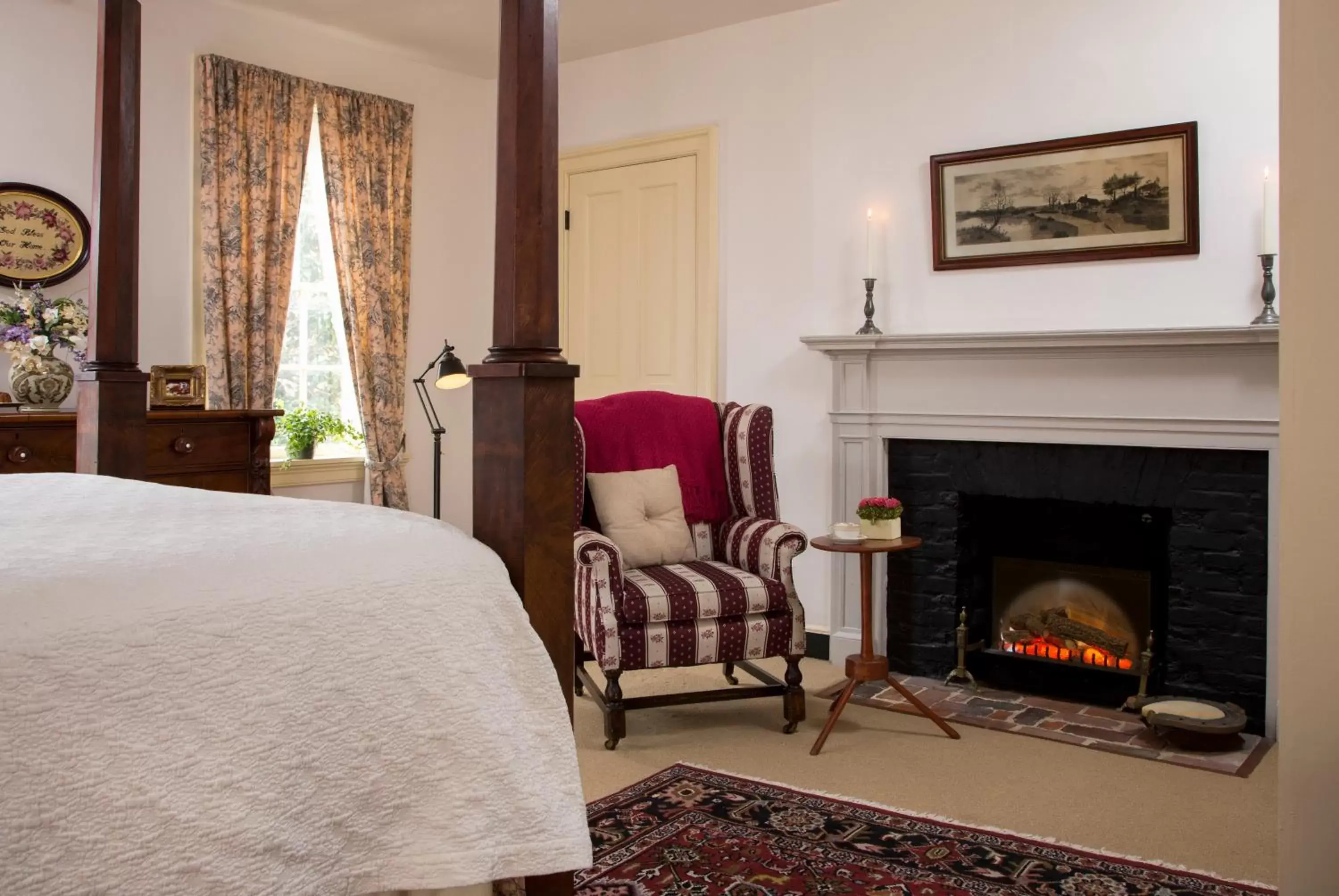 One-Bedroom Queen Suite in Rachael's Dowry Bed and Breakfast One-Bedroom Queen Suite in Rachael's Dowry Bed and Breakfast