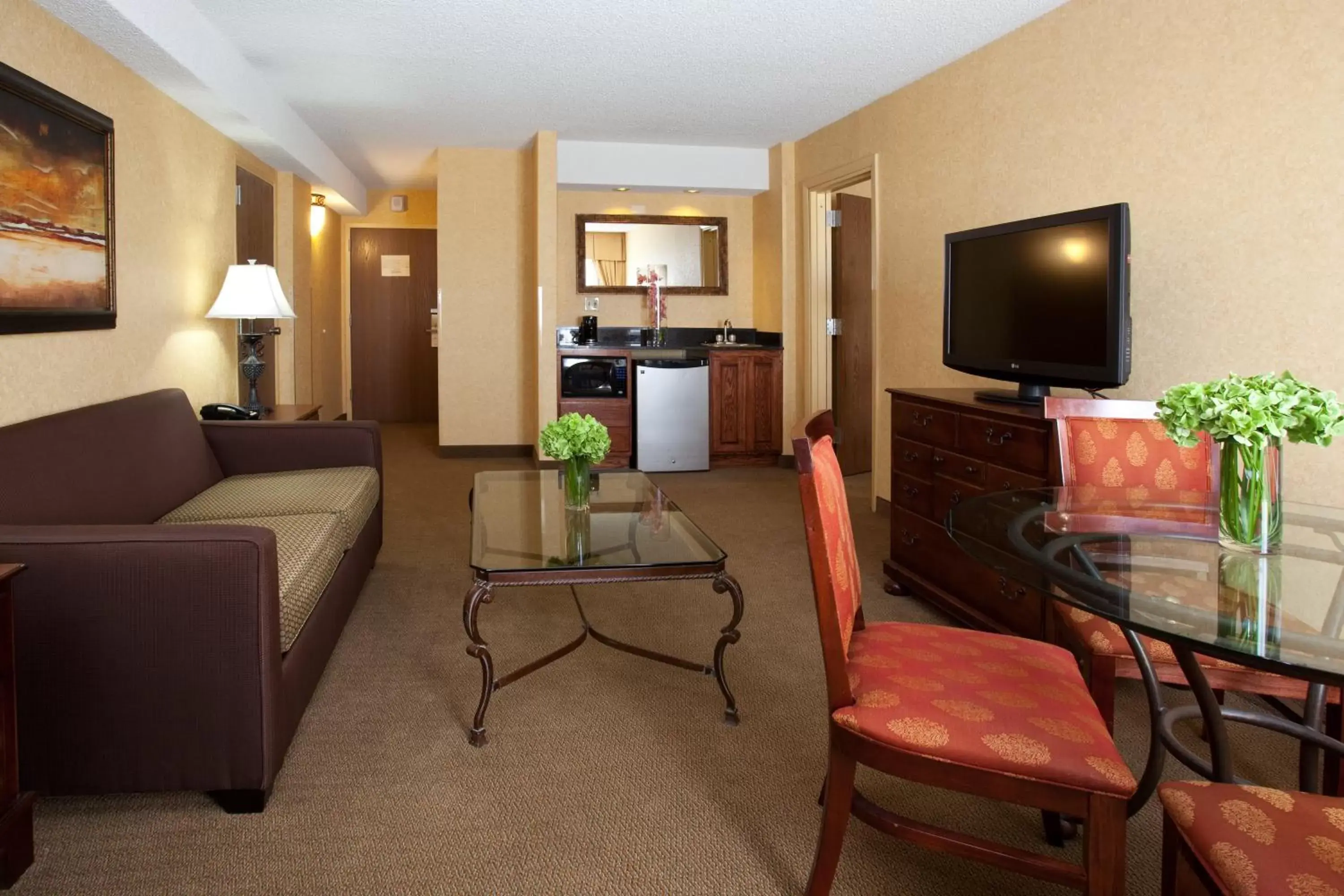 Photo of the whole room, Seating Area in Crowne Plaza Denver International Airport, an IHG Hotel