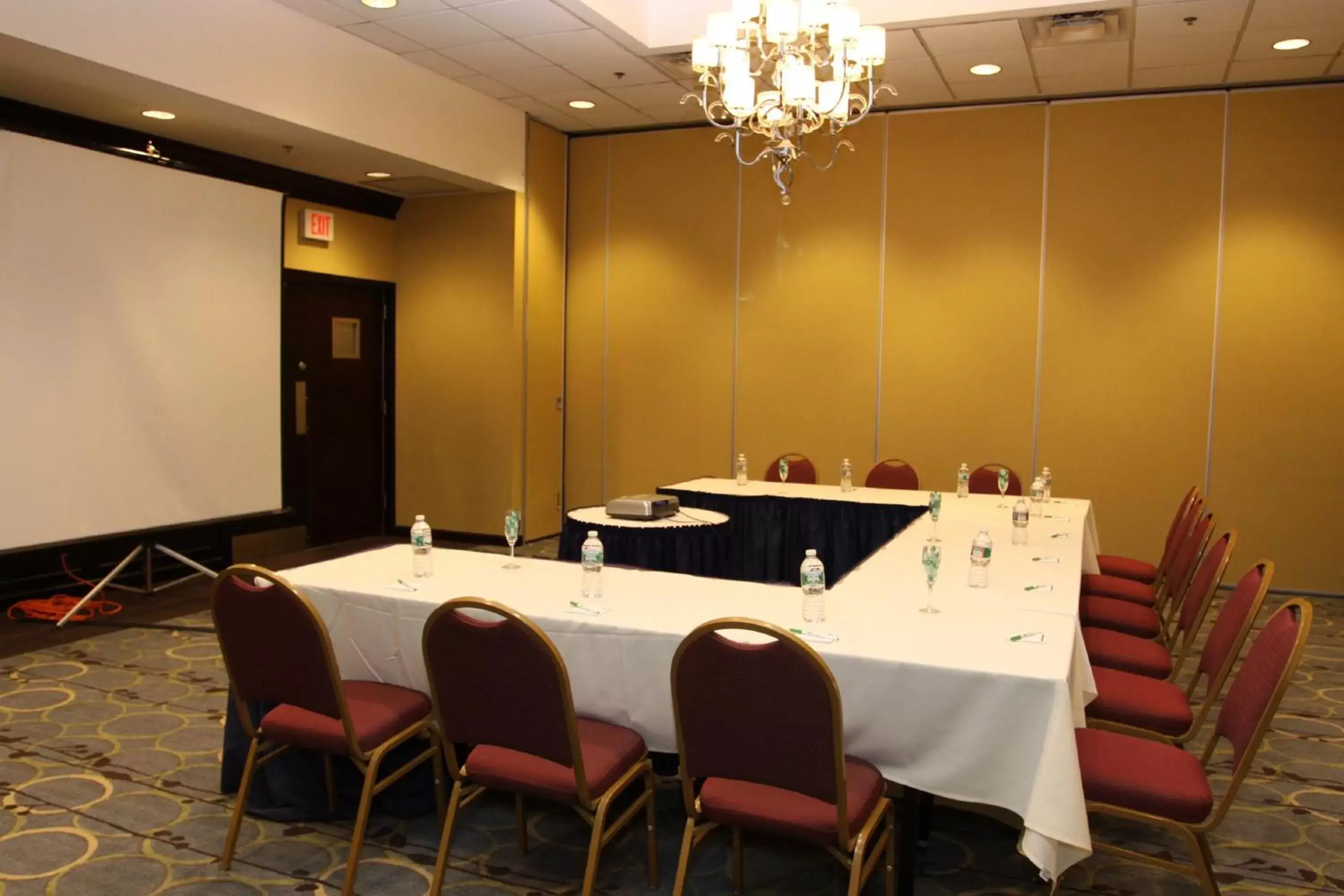 Meeting/conference room in Holiday Inn Budd Lake - Rockaway Area by IHG Meeting/conference room in Holiday Inn Budd Lake - Rockaway Area by IHG
