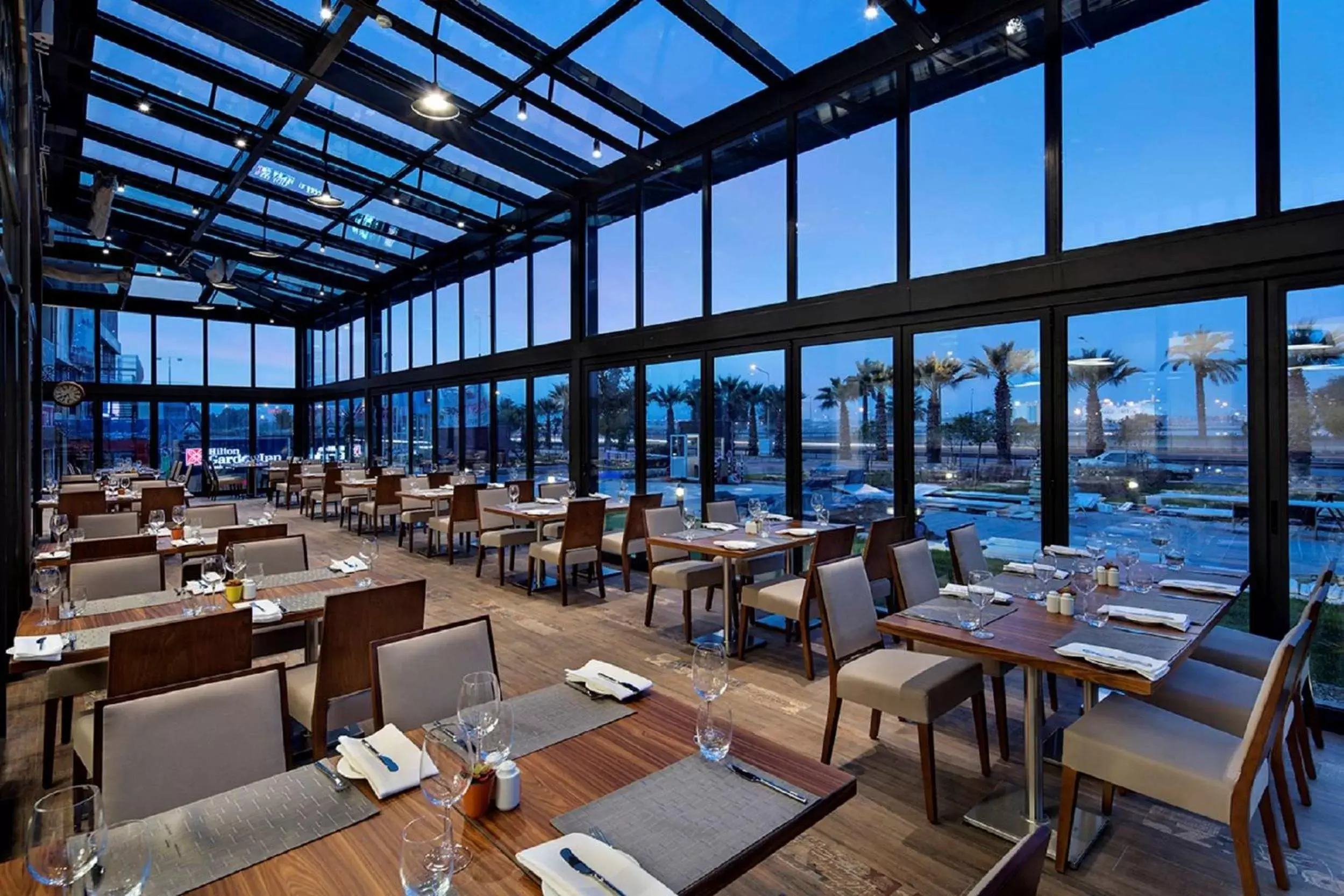 Restaurant/Places to Eat in Hilton Garden Inn Izmir Bayrakli