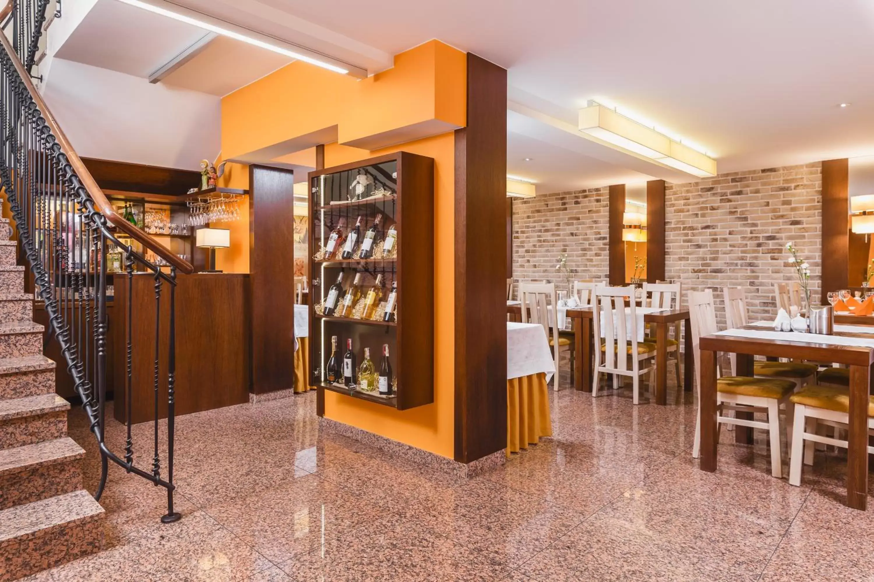 Restaurant/places to eat in Domus Mater Hotel