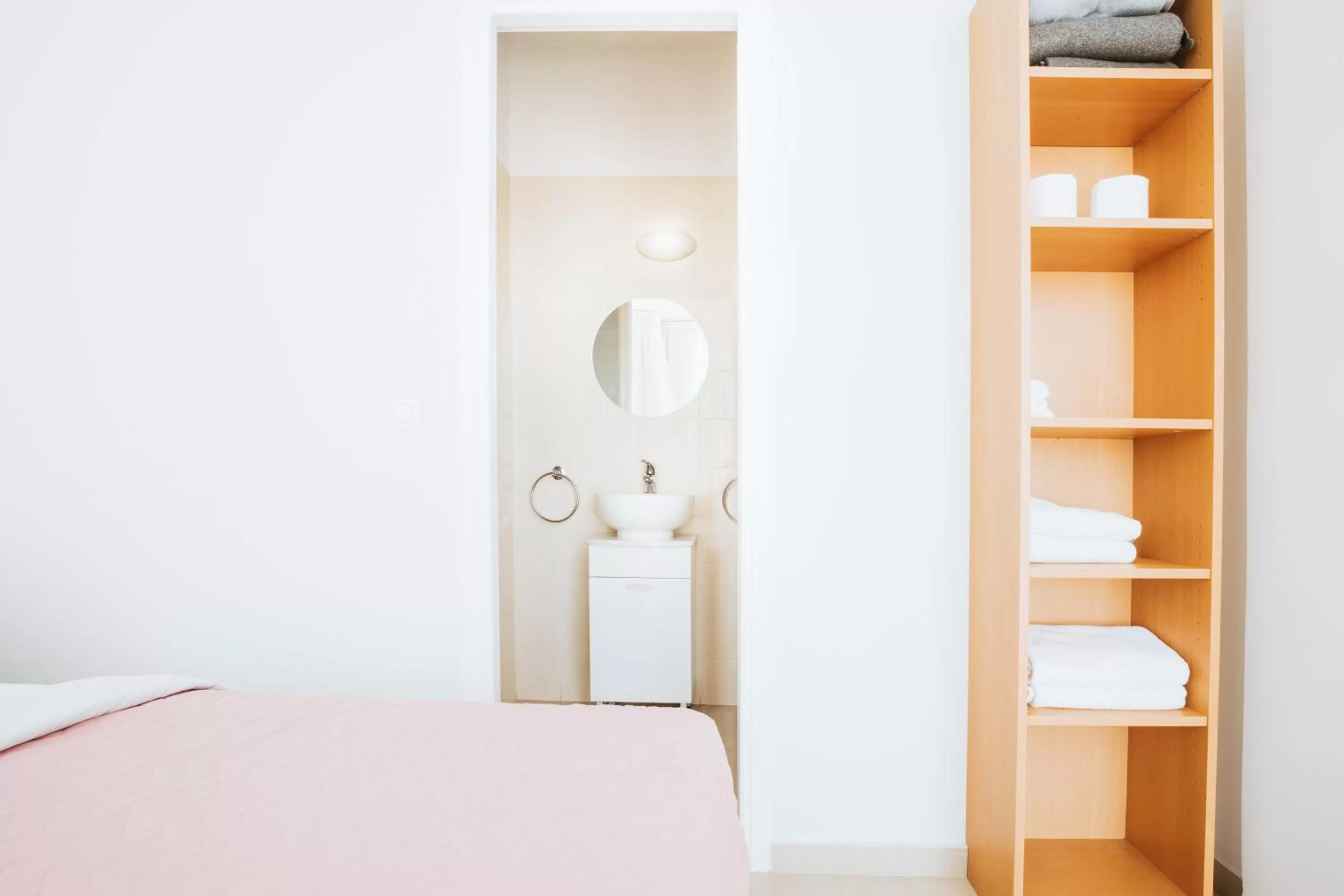 Bathroom, Bed in Athens Studios