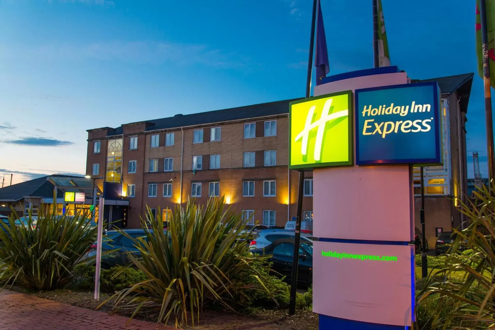 Property Building in Holiday Inn Express Cardiff Bay, an IHG Hotel
