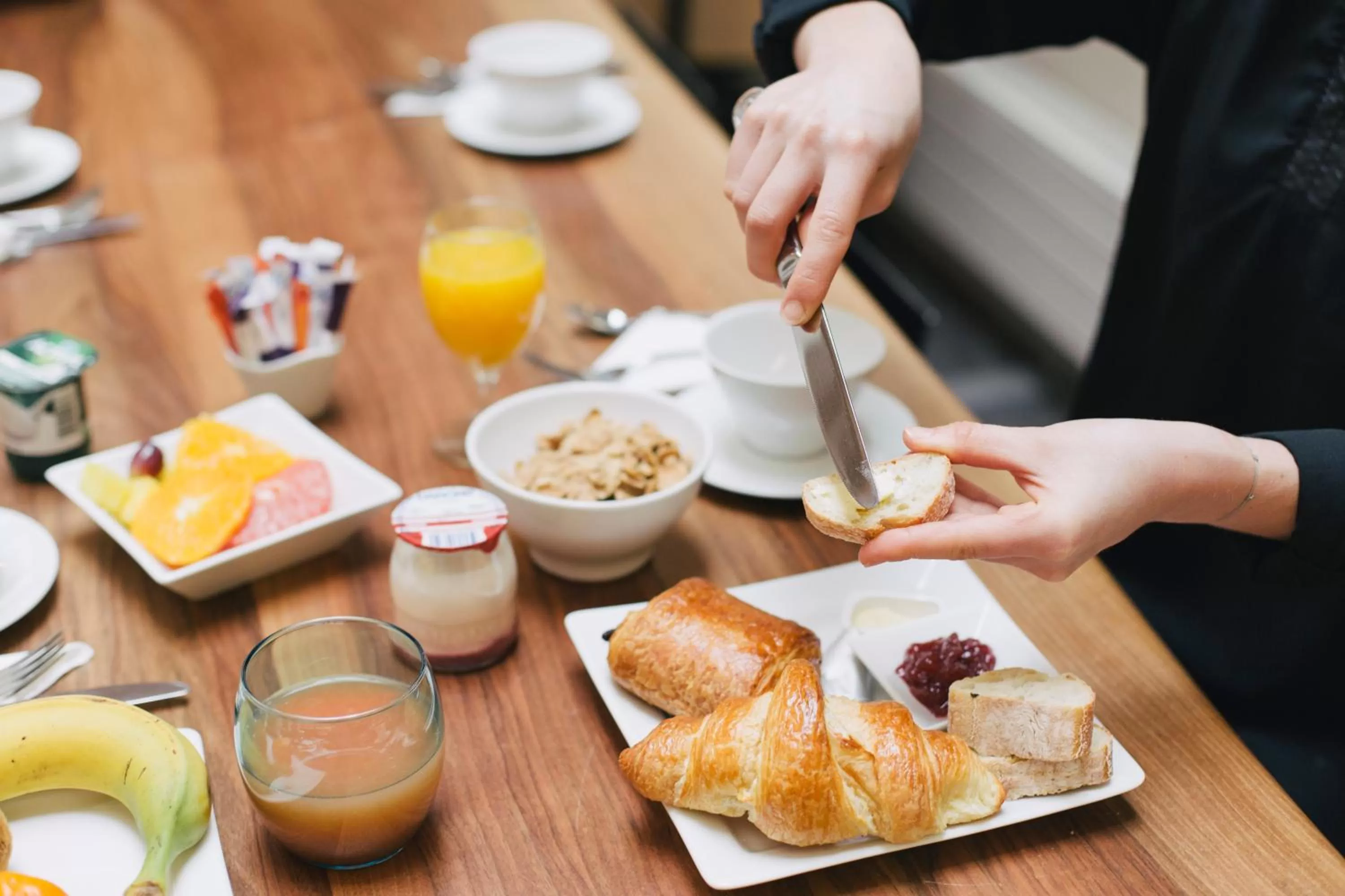 Buffet breakfast in Hôtel Mercure Bayonne Centre Le Grand Hotel
