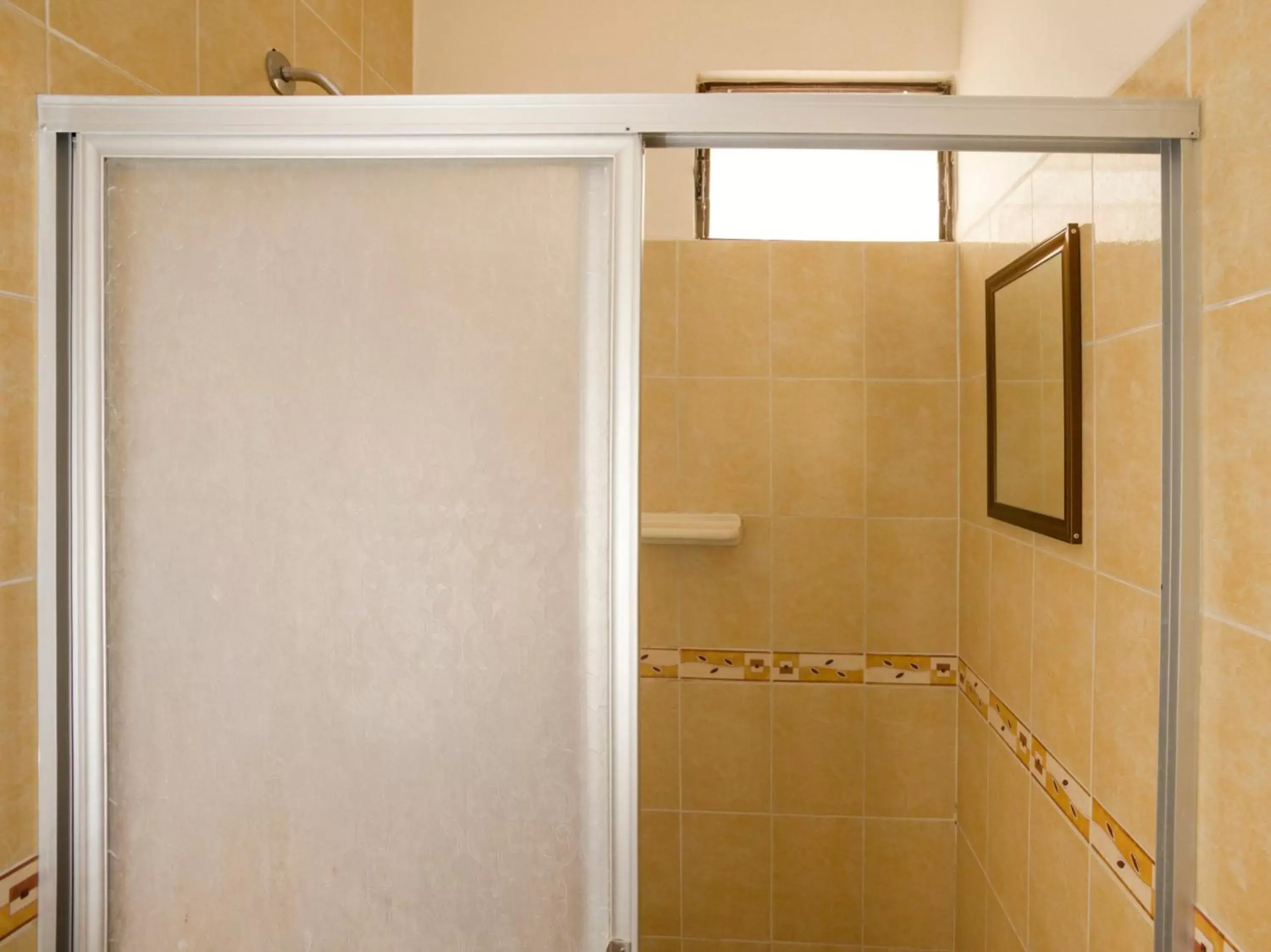 Bathroom in OYO Hotel Montes, Atlixco Puebla