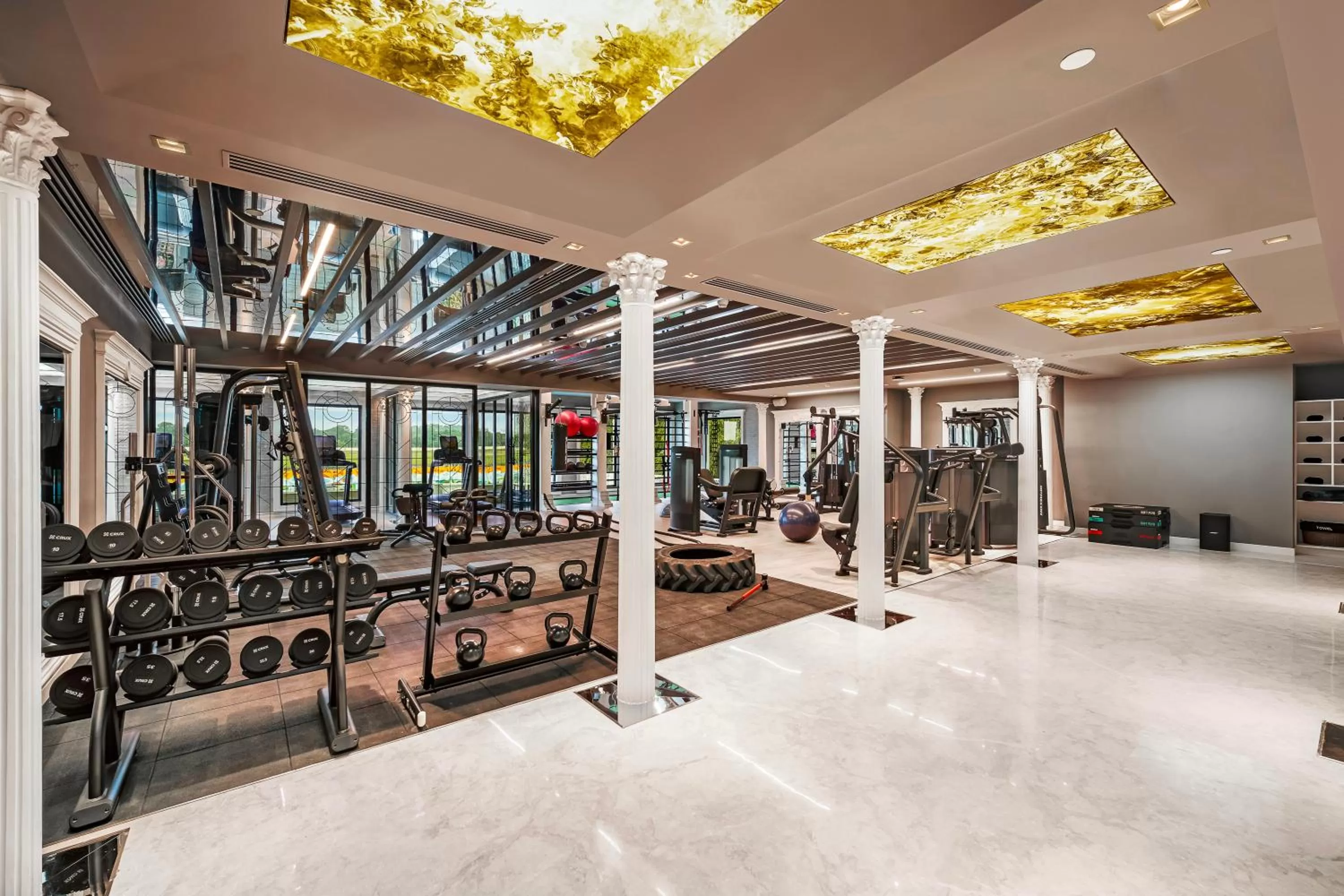 Fitness centre/facilities in Radisson Blu Hotel & Suites GRT Chennai