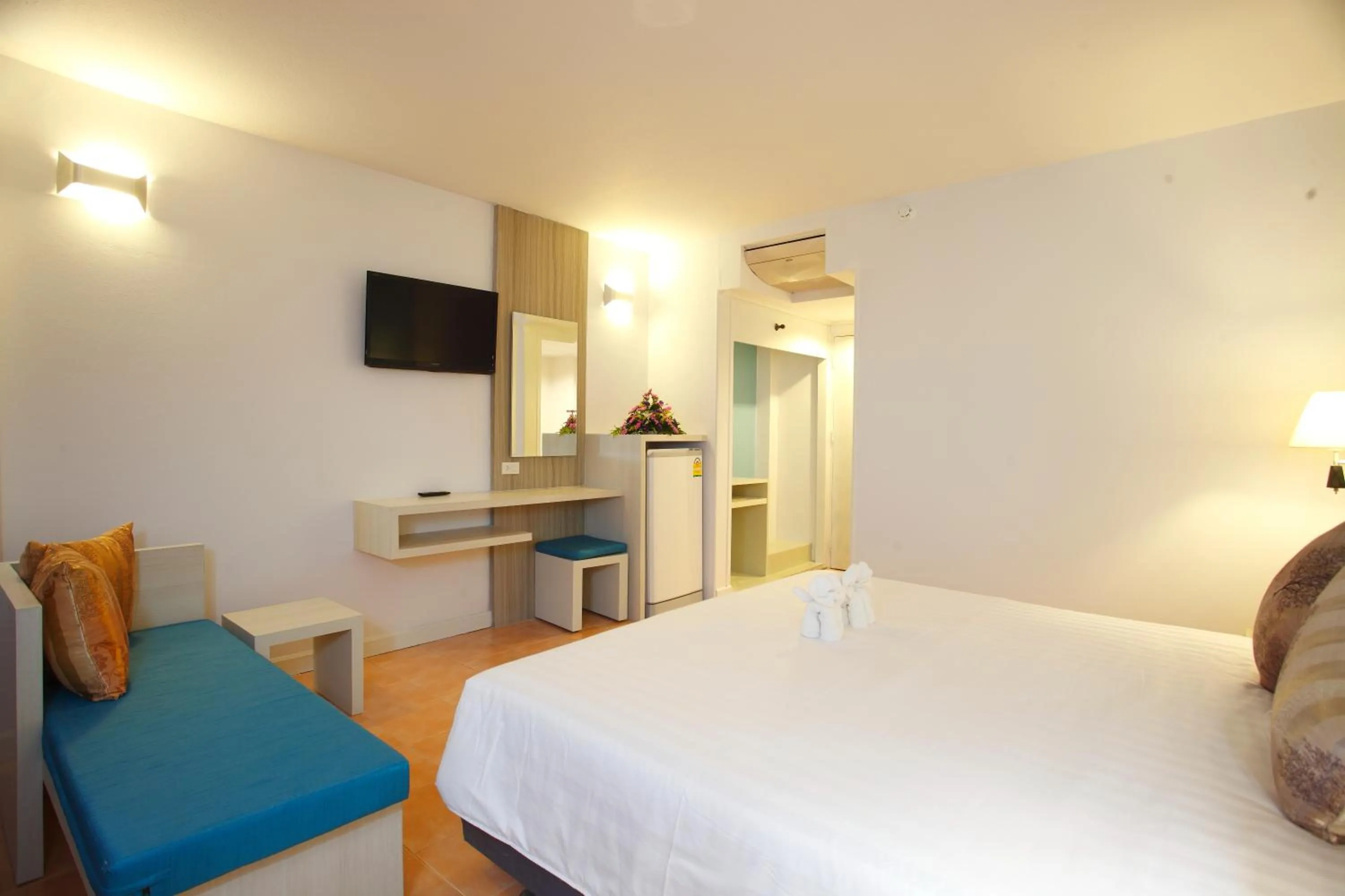 TV and multimedia, Bed in ON Hotel Phuket - SHA
