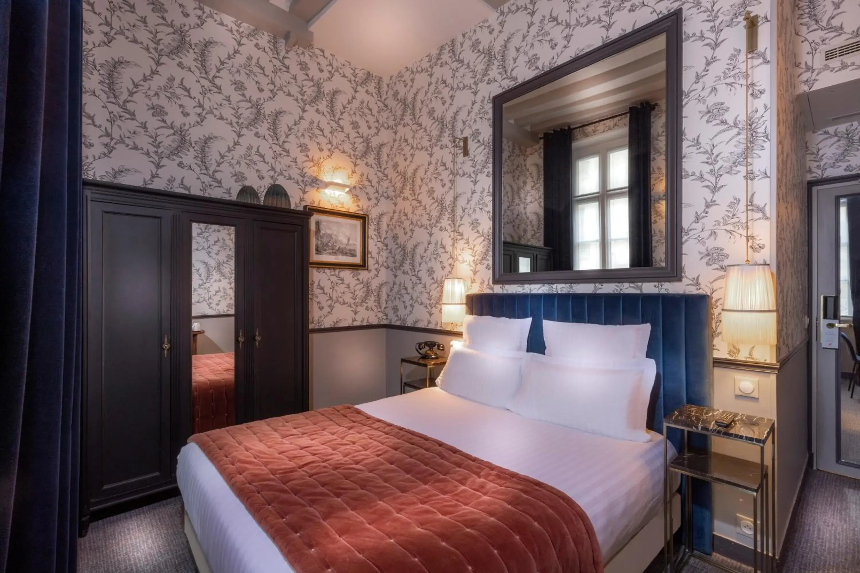 Bedroom, Bed in Dauphine Saint Germain Bedroom, Bed in Dauphine Saint Germain