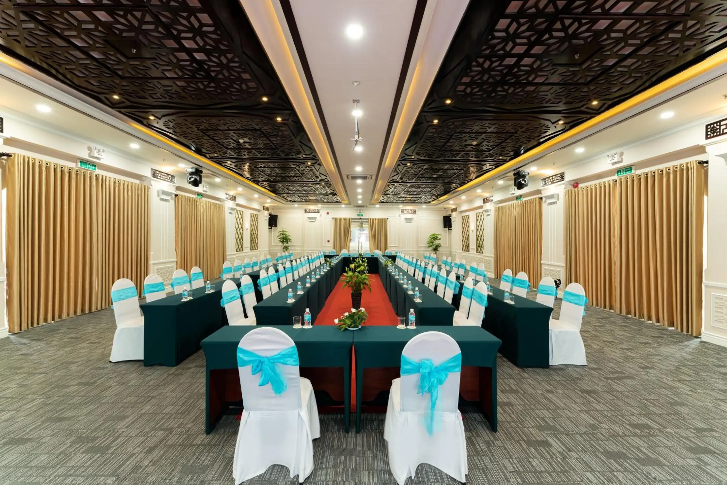 Meeting/conference room, Banquet Facilities in Tran Vien Dong