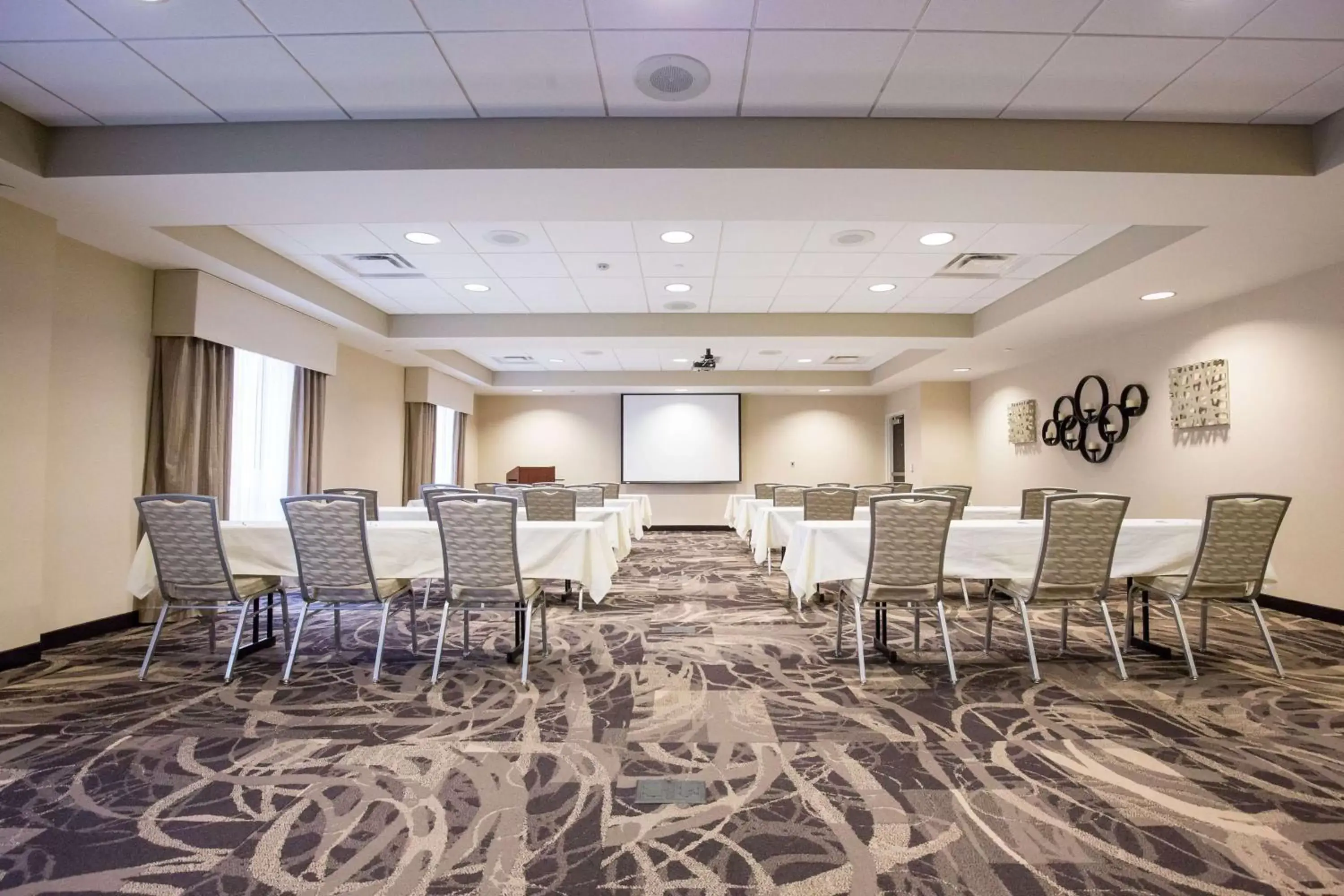 Meeting/conference room in Hampton Inn & Suites - Pittsburgh/Harmarville, PA