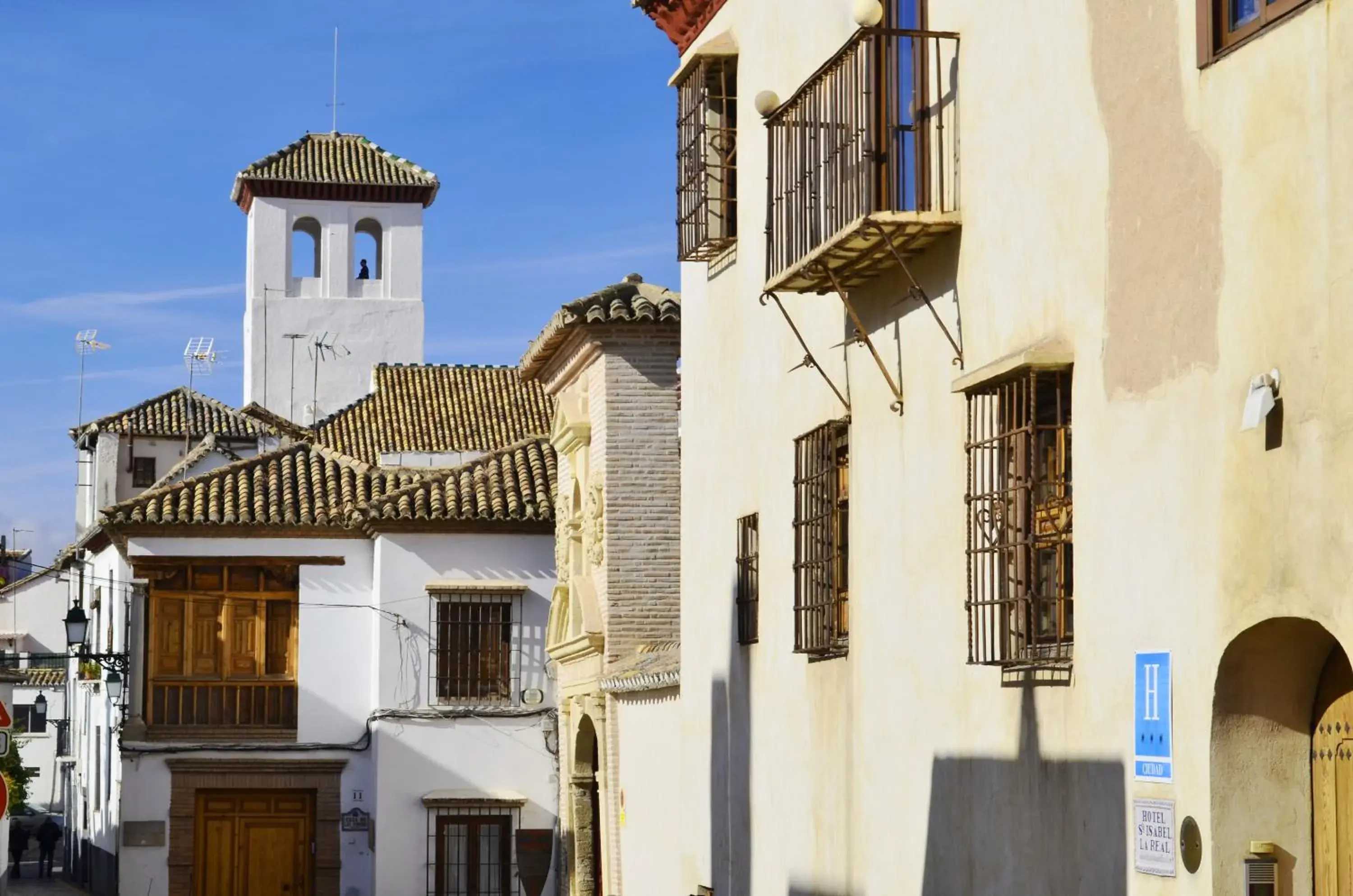 Facade/entrance, Property Building in Hotel Santa Isabel La Real