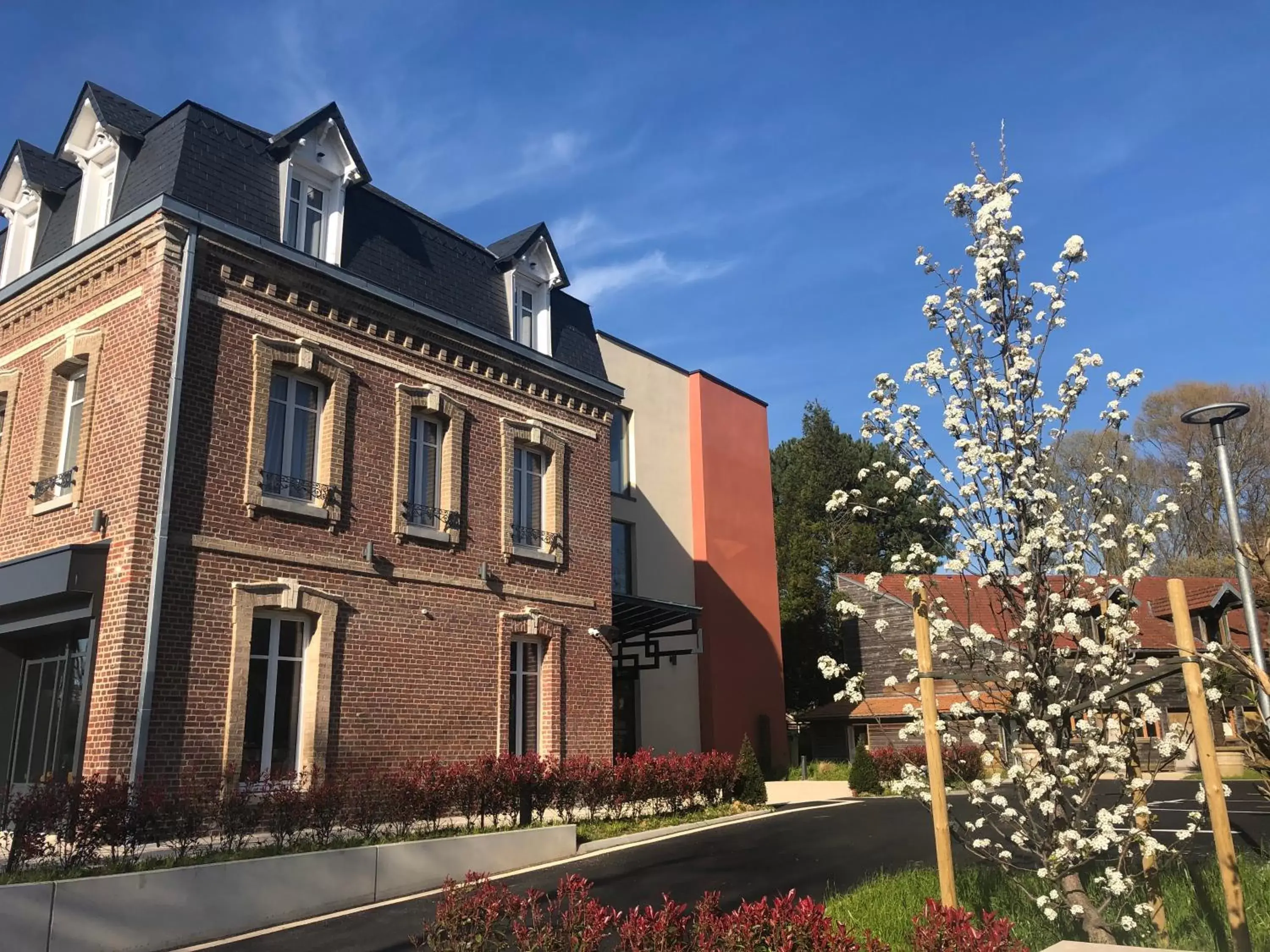 Facade/entrance, Property Building in Mayrena Hotel Restaurant - Destination Le Tréport Mers