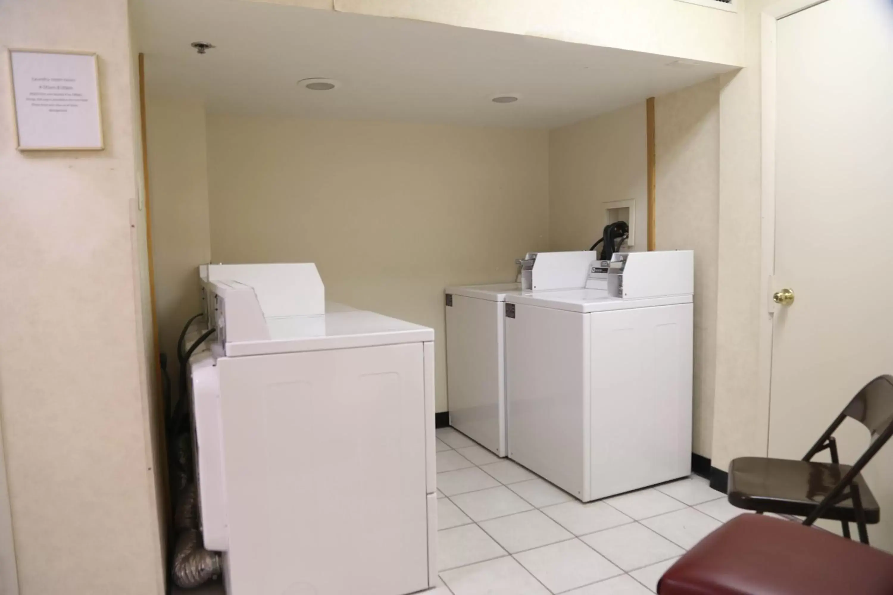 laundry, Kitchen/Kitchenette in Destiny Palms Hotel Maingate West