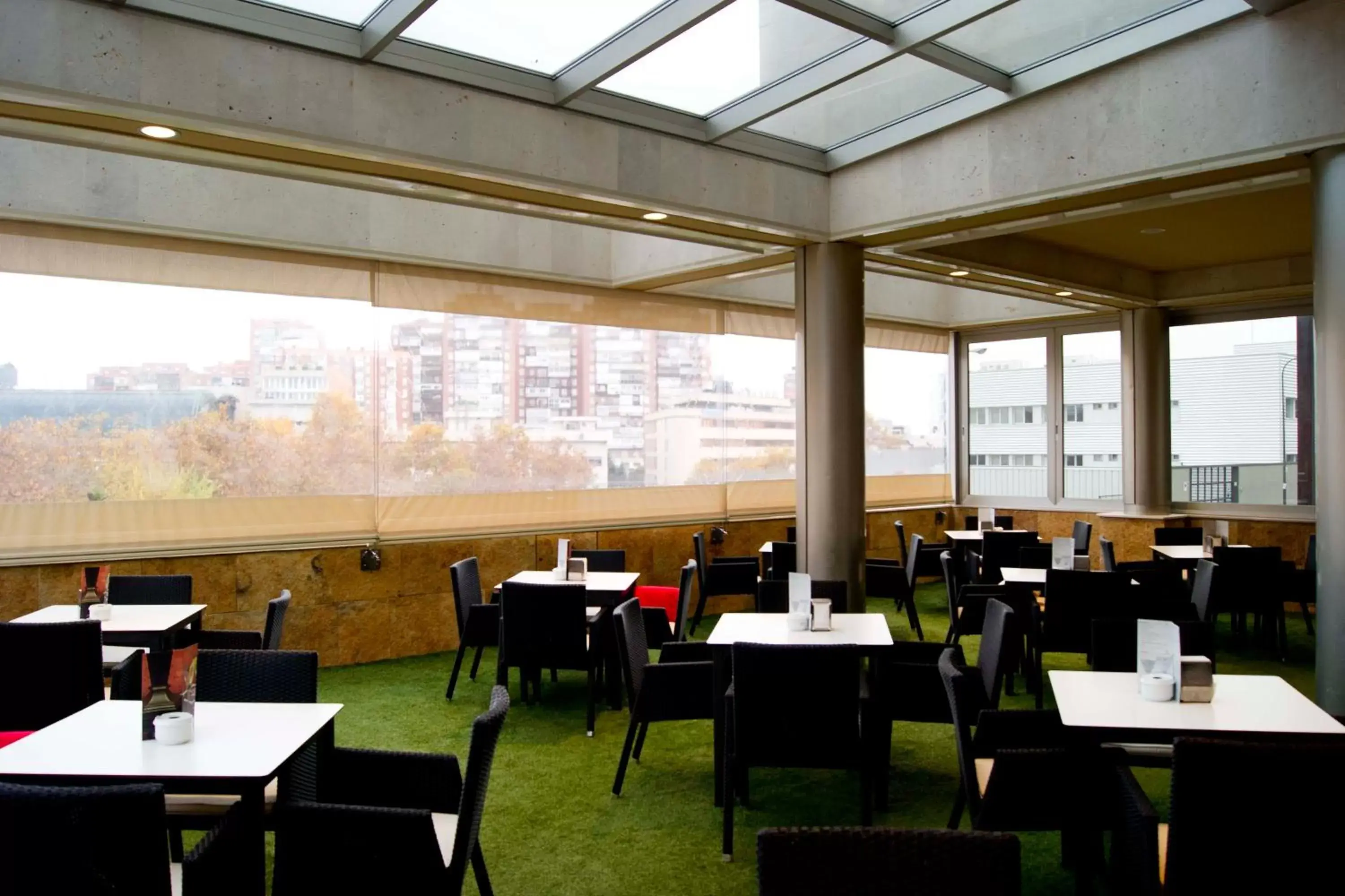 Lounge or bar, Restaurant/Places to Eat in Hotel Villamadrid